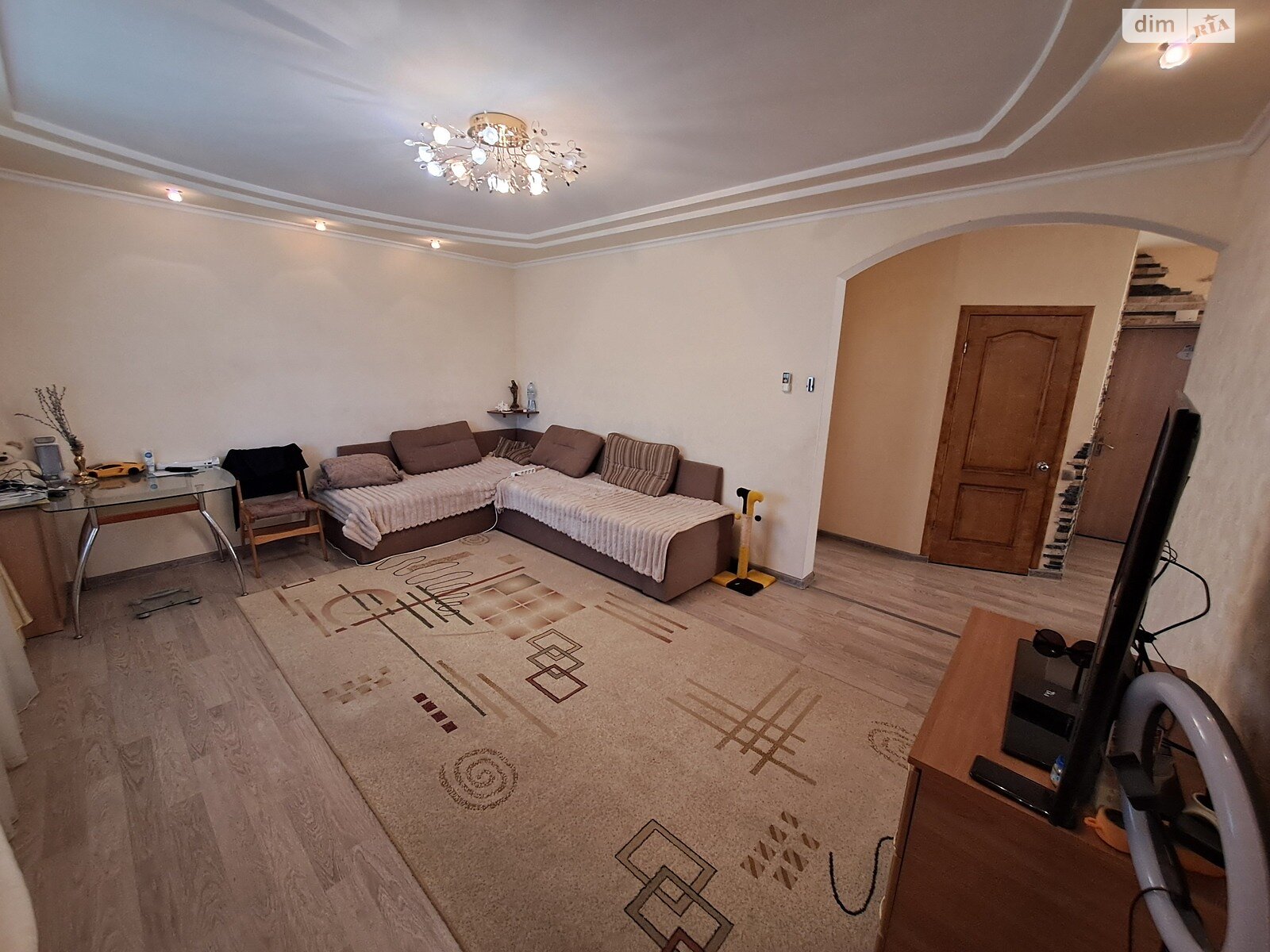 двухэтажный дом с балконом, 105 кв. м, кирпич. Продажа в Александровке фото 1