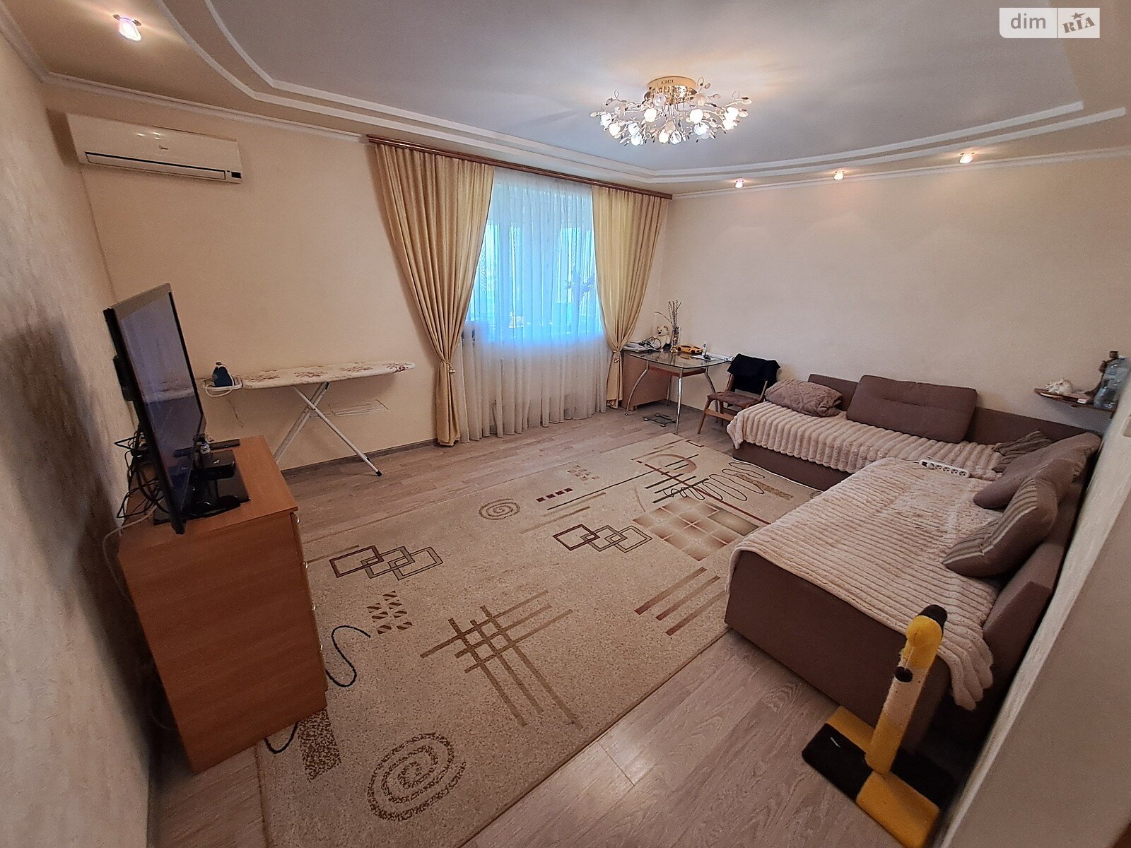 двухэтажный дом с балконом, 105 кв. м, кирпич. Продажа в Александровке фото 1