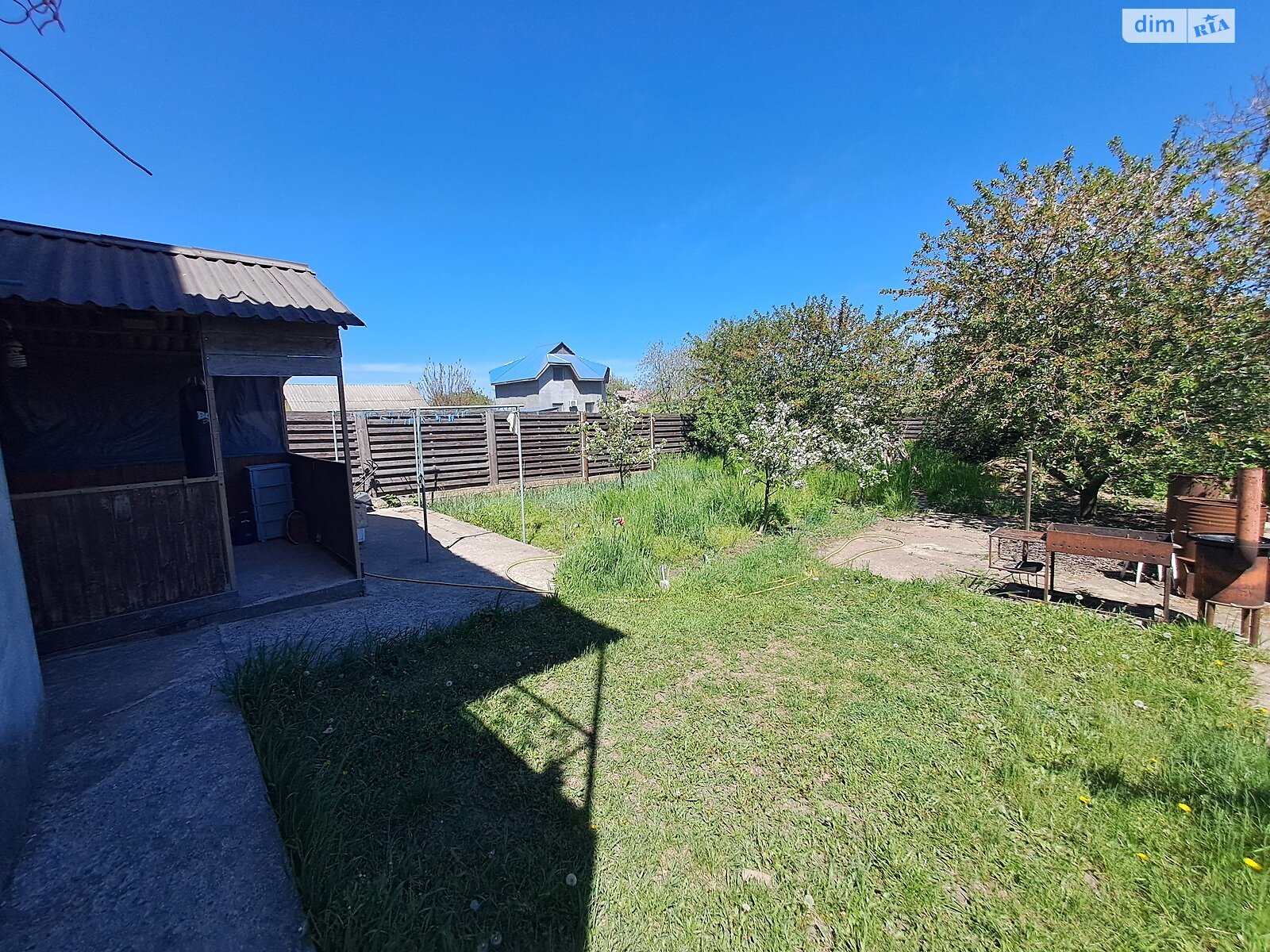 двухэтажный дом с балконом, 105 кв. м, кирпич. Продажа в Александровке фото 1