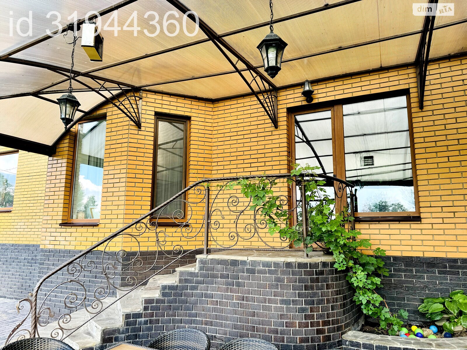 двухэтажный дом с мебелью, 243 кв. м, кирпич. Продажа в Александровке фото 1 двухэтажный дом с мебелью, 243 кв. м, кирпич. Продажа в Александровке фото 1