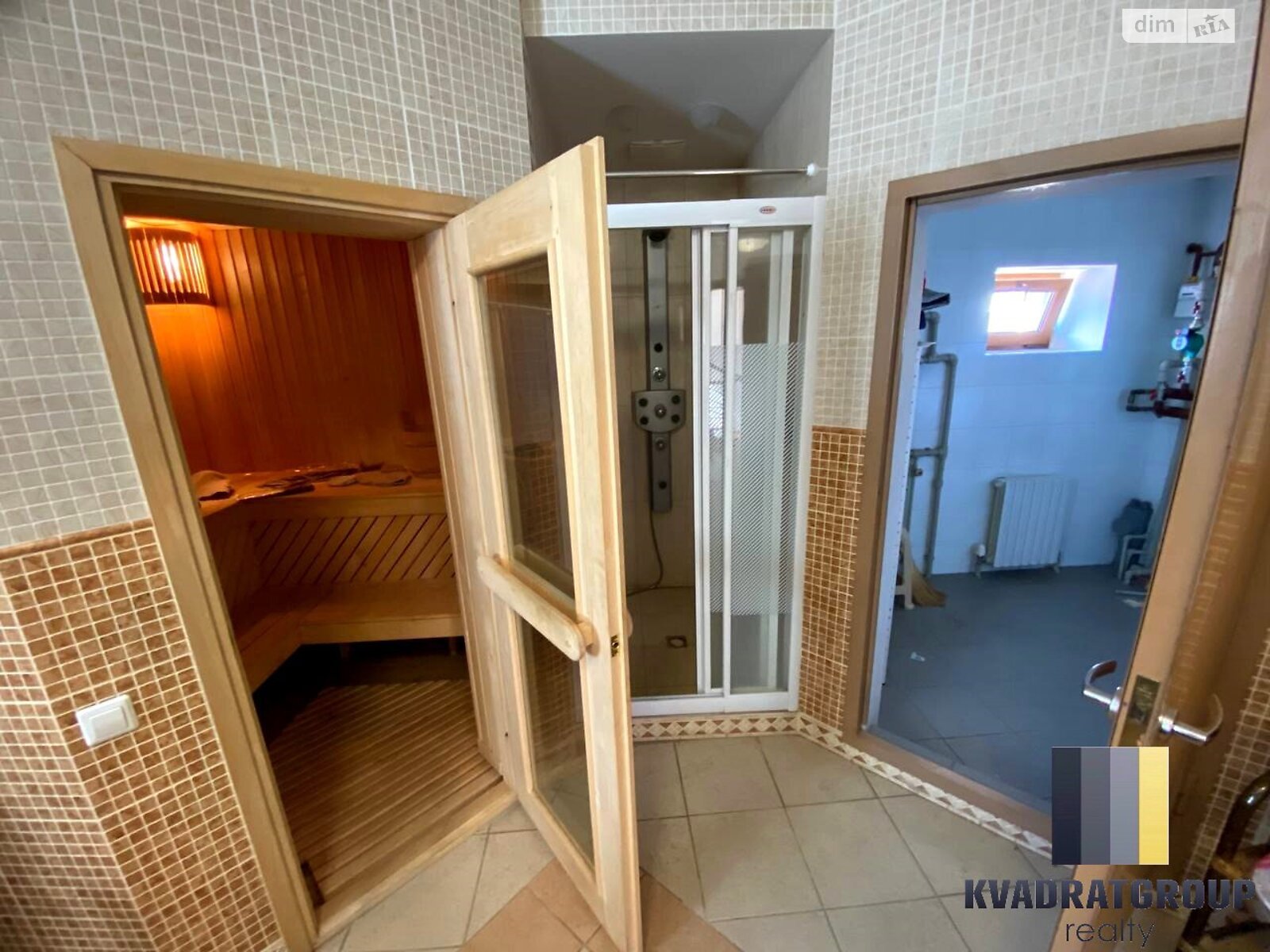 двухэтажный дом с гаражом, 258 кв. м, кирпич. Продажа в Александровке фото 1