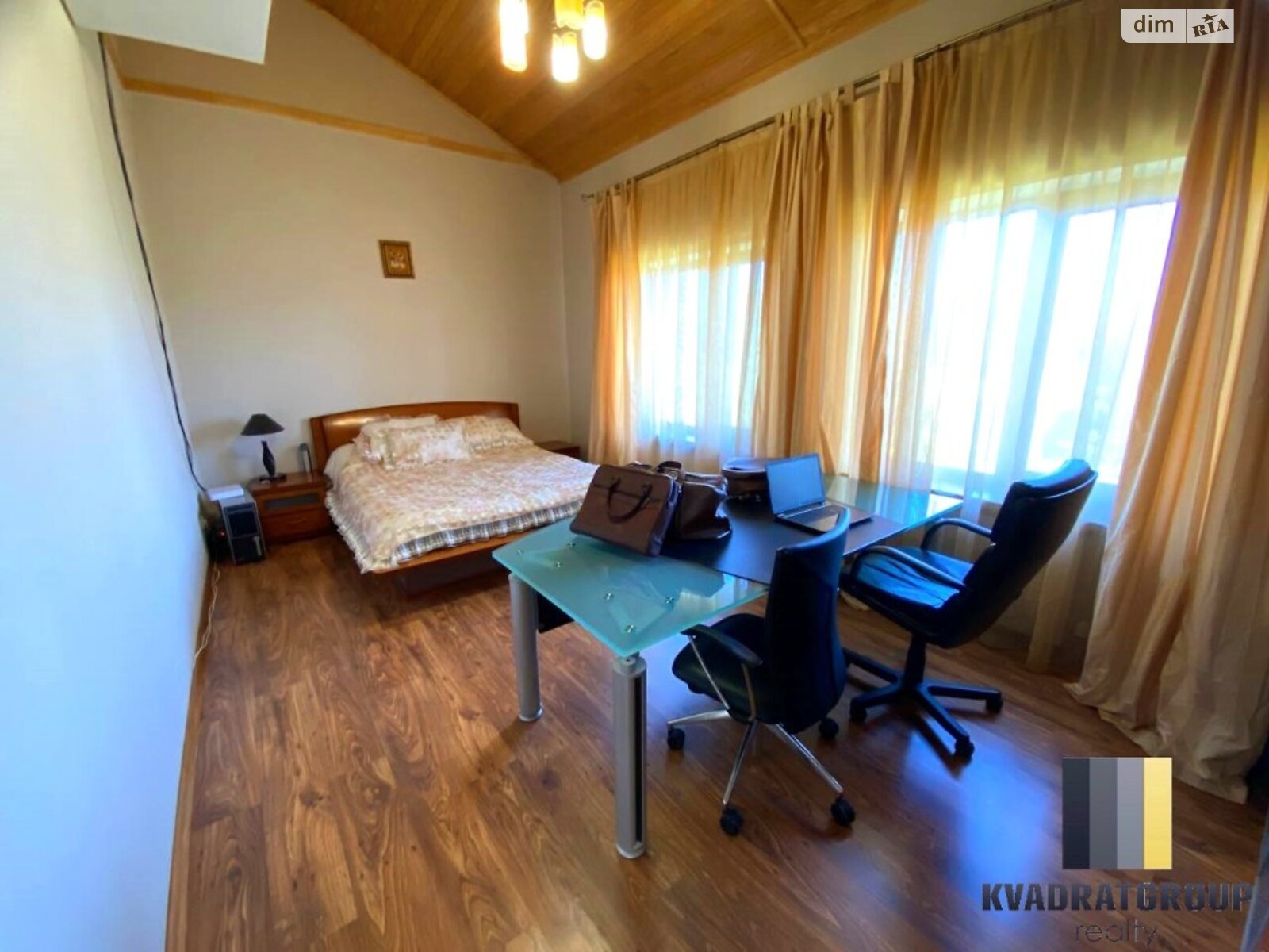 двухэтажный дом с ремонтом, 258 кв. м, кирпич. Продажа в Александровке фото 1