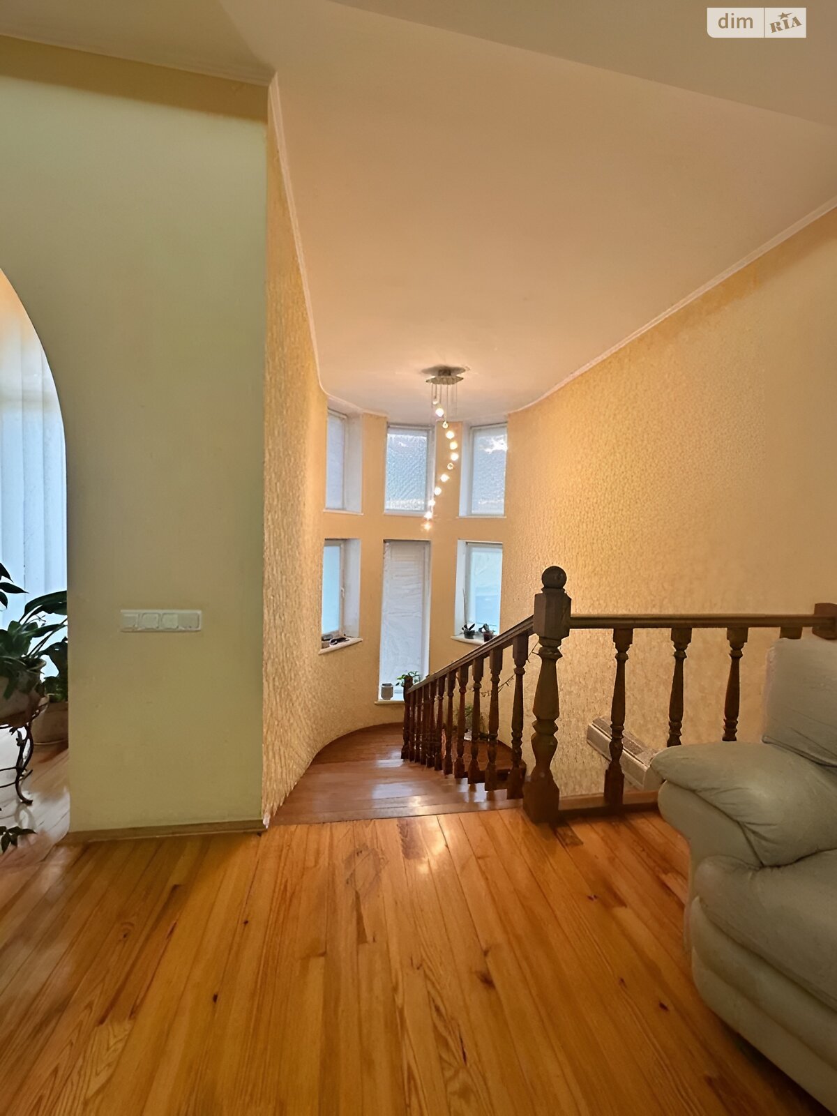 двухэтажный дом с гаражом, 712 кв. м, кирпич. Продажа в Александровке фото 1 двухэтажный дом с гаражом, 712 кв. м, кирпич. Продажа в Александровке фото 1