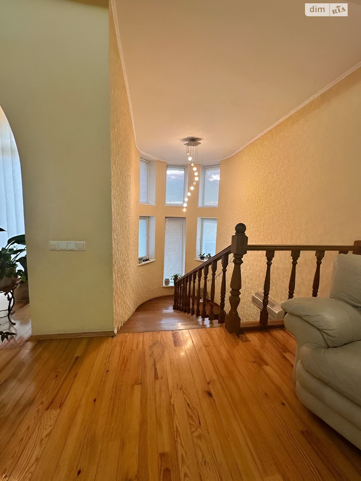 двухэтажный дом с гаражом, 712 кв. м, кирпич. Продажа в Александровке фото 1 двухэтажный дом с гаражом, 712 кв. м, кирпич. Продажа в Александровке фото 1