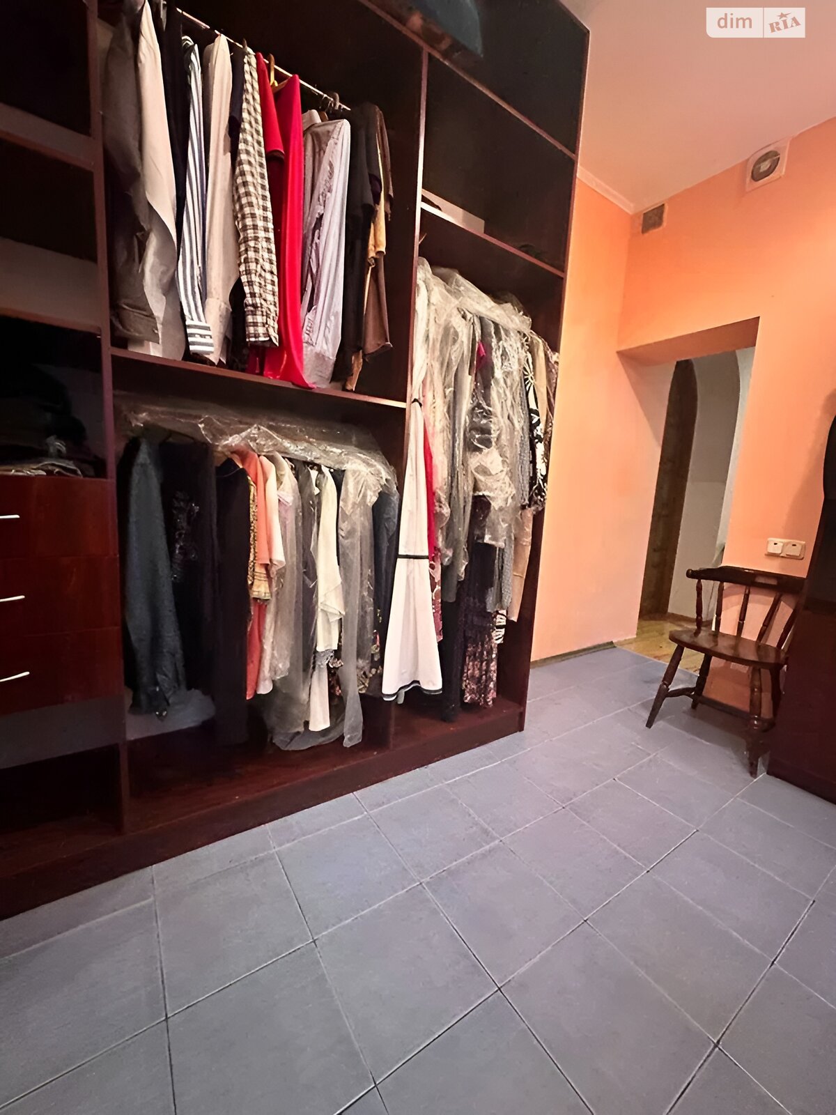 двухэтажный дом с гаражом, 712 кв. м, кирпич. Продажа в Александровке фото 1 двухэтажный дом с гаражом, 712 кв. м, кирпич. Продажа в Александровке фото 1