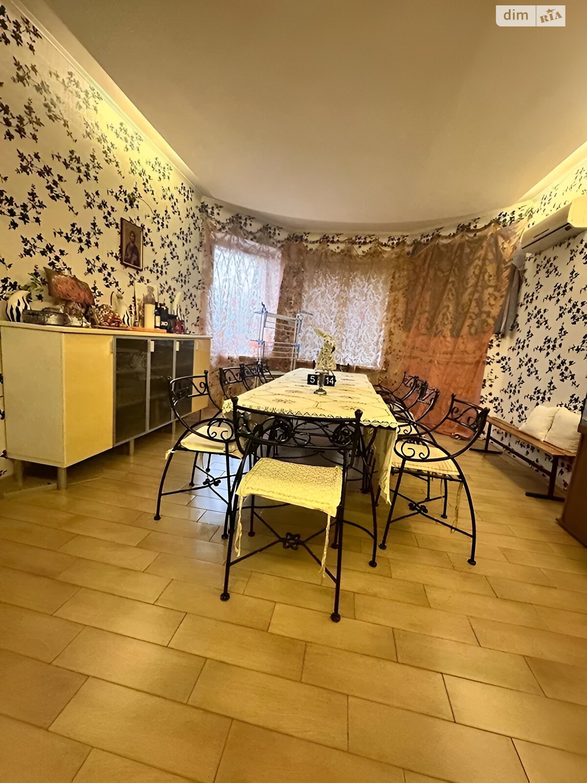 двухэтажный дом с гаражом, 712 кв. м, кирпич. Продажа в Александровке фото 1 двухэтажный дом с гаражом, 712 кв. м, кирпич. Продажа в Александровке фото 1