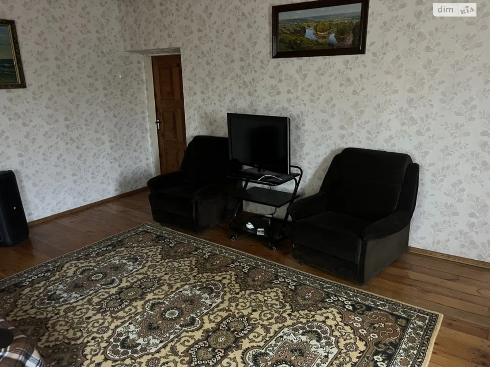 трехэтажный дом с мебелью, 165 кв. м, кирпич. Продажа в Новоселовке фото 1 трехэтажный дом с мебелью, 165 кв. м, кирпич. Продажа в Новоселовке фото 1