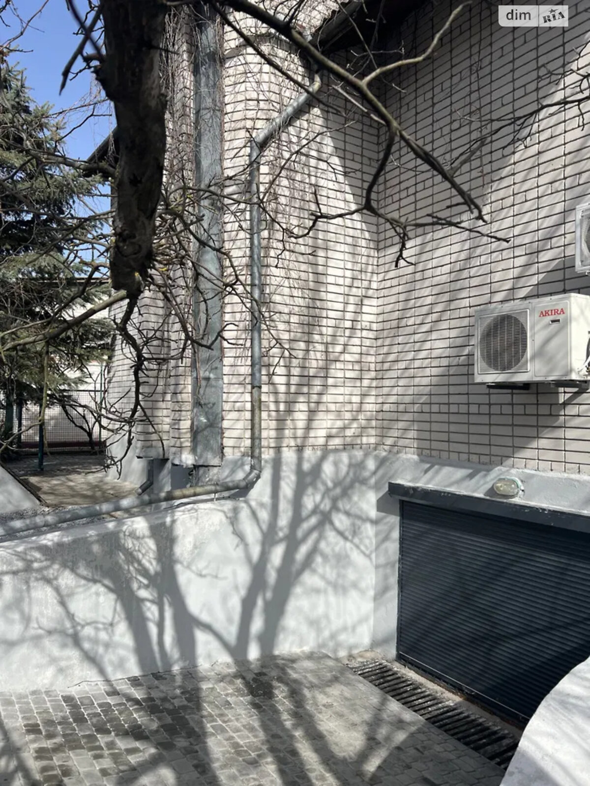 трехэтажный дом с мебелью, 165 кв. м, кирпич. Продажа в Новоселовке фото 1 трехэтажный дом с мебелью, 165 кв. м, кирпич. Продажа в Новоселовке фото 1