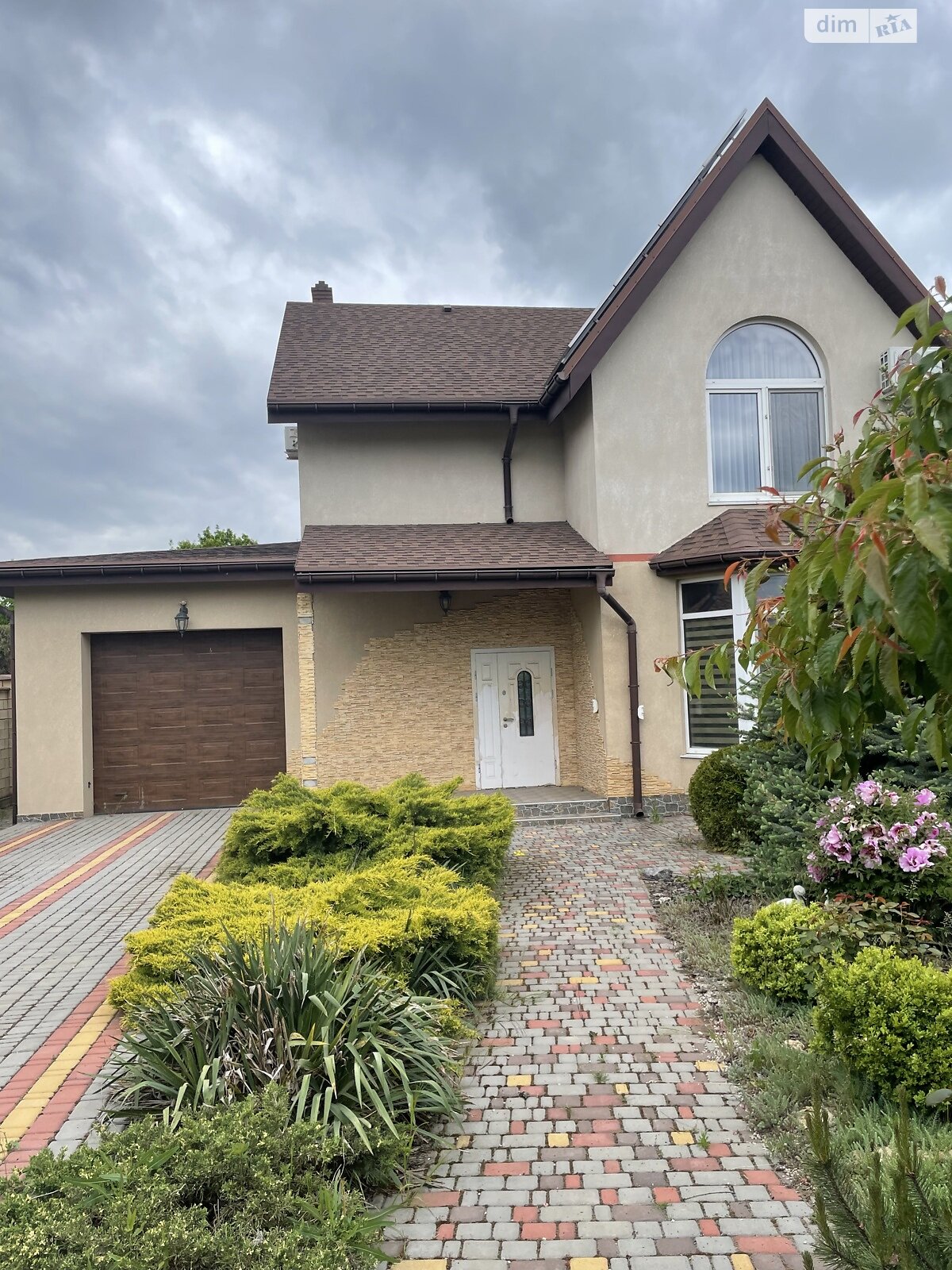двухэтажный дом с верандой, 182.6 кв. м, кирпич. Продажа в Александровке фото 1 двухэтажный дом с верандой, 182.6 кв. м, кирпич. Продажа в Александровке фото 1
