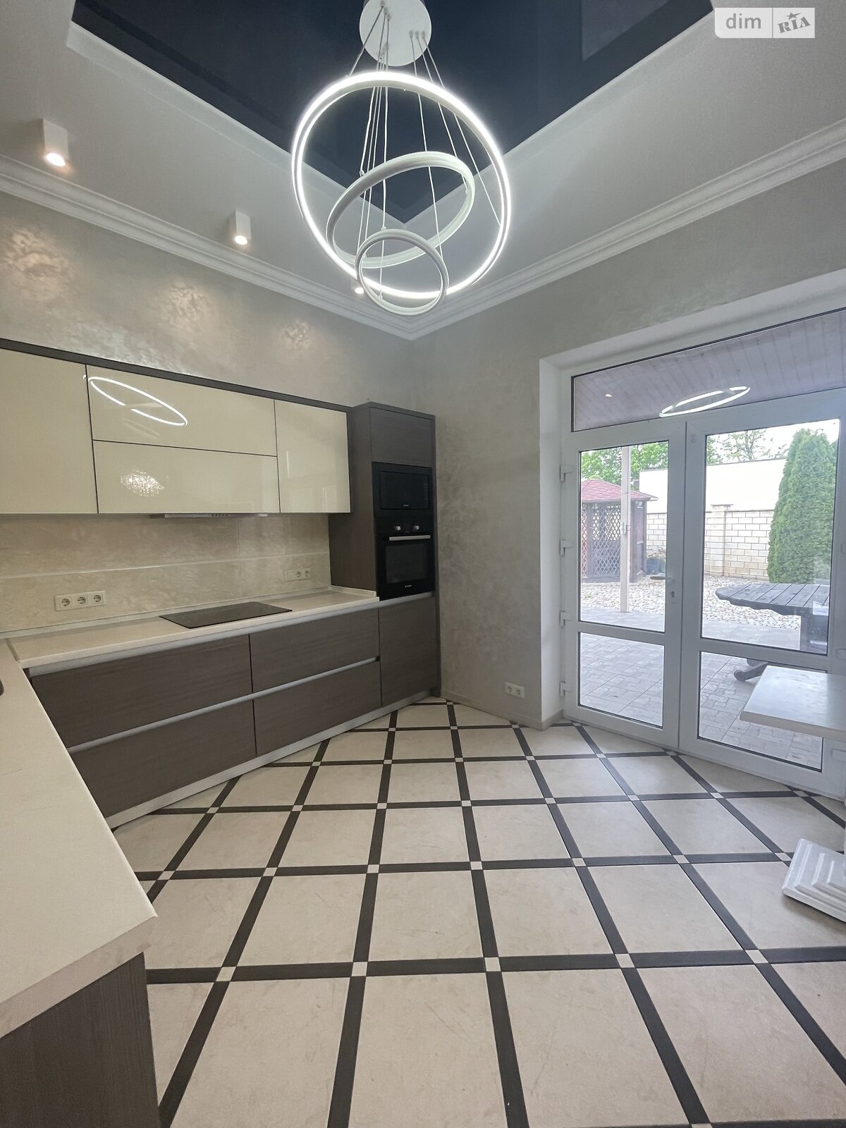 двухэтажный дом с верандой, 182.6 кв. м, кирпич. Продажа в Александровке фото 1 двухэтажный дом с верандой, 182.6 кв. м, кирпич. Продажа в Александровке фото 1