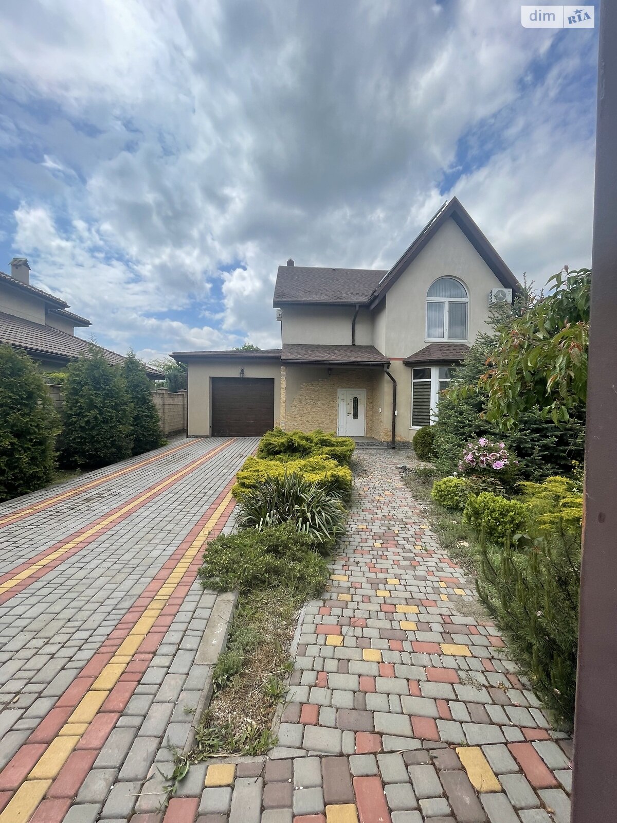 двухэтажный дом с верандой, 182.6 кв. м, кирпич. Продажа в Александровке фото 1 двухэтажный дом с верандой, 182.6 кв. м, кирпич. Продажа в Александровке фото 1