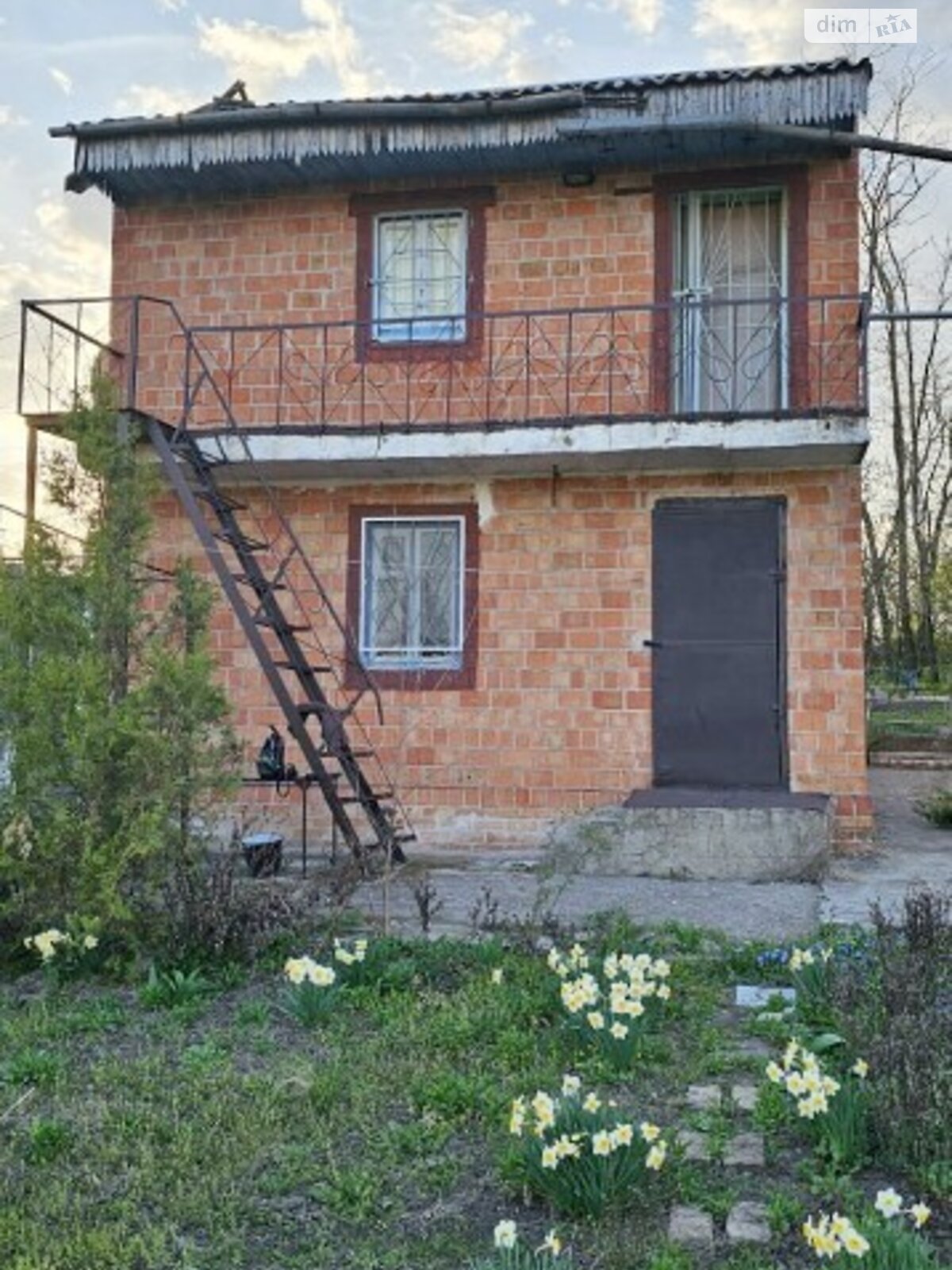 двухэтажный дом с балконом, 50 кв. м, кирпич. Продажа в Антоновке фото 1
