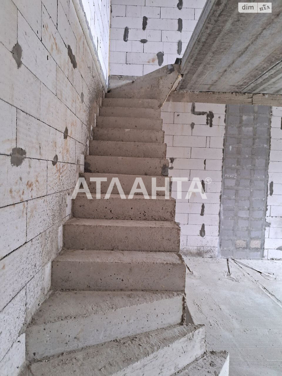 трехэтажный дом, 119 кв. м, газобетон. Продажа в Авангарде фото 1 трехэтажный дом, 119 кв. м, газобетон. Продажа в Авангарде фото 1