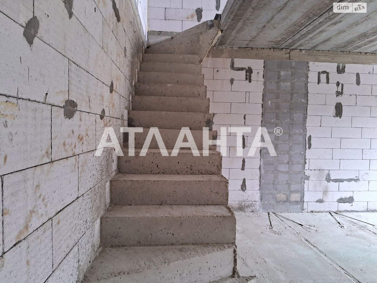 трехэтажный дом, 119 кв. м, газобетон. Продажа в Авангарде фото 1