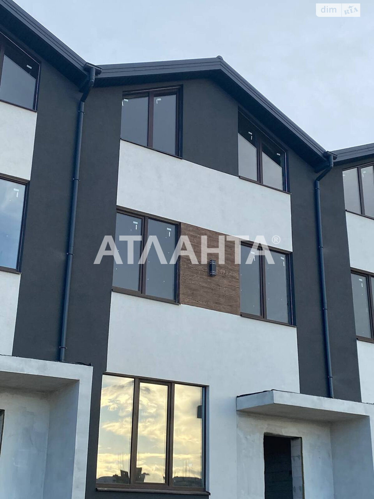 трехэтажный дом, 119 кв. м, газобетон. Продажа в Авангарде фото 1 трехэтажный дом, 119 кв. м, газобетон. Продажа в Авангарде фото 1