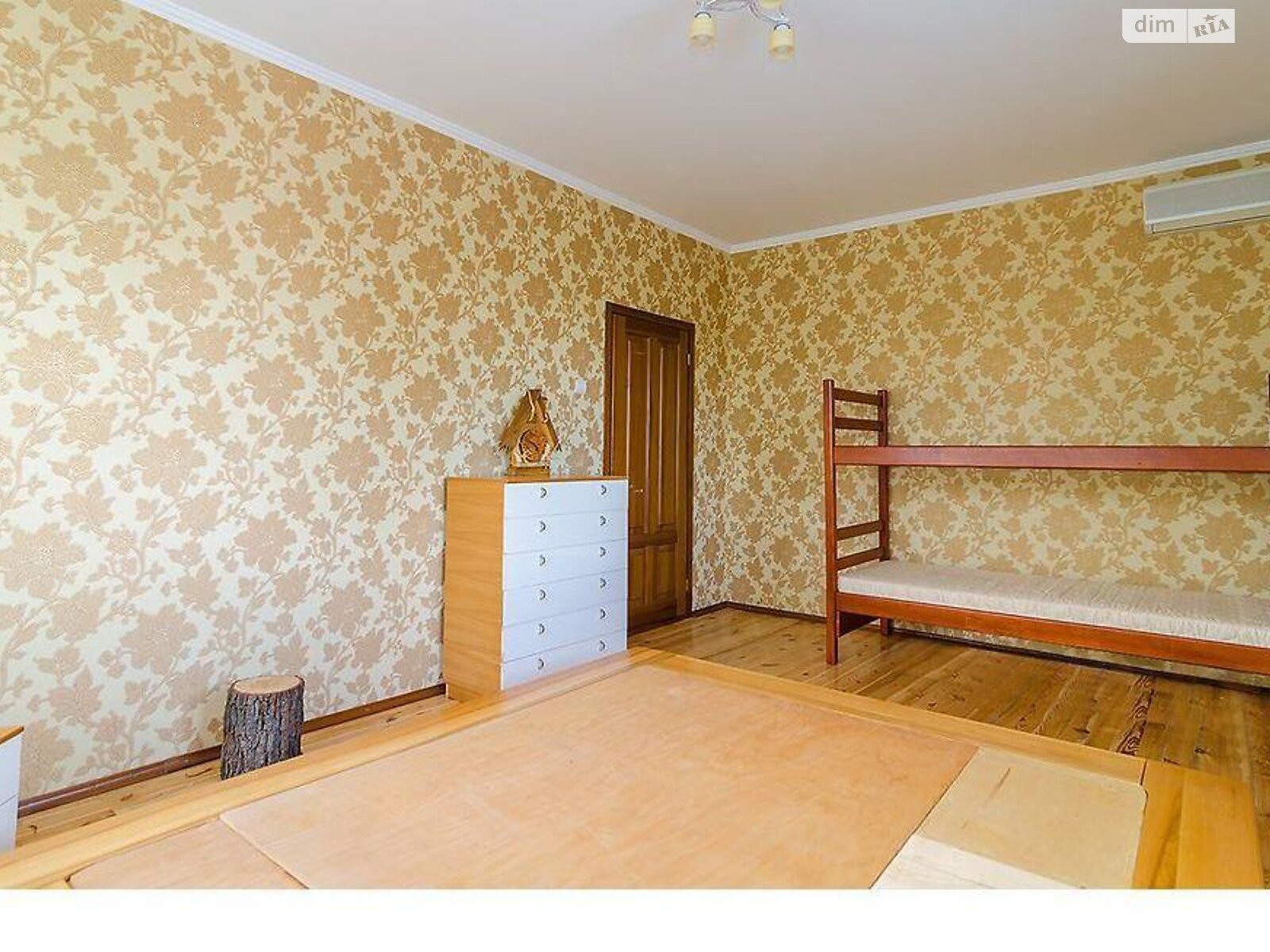 трехэтажный дом, 355 кв. м, кирпич. Продажа в Бабаях фото 1