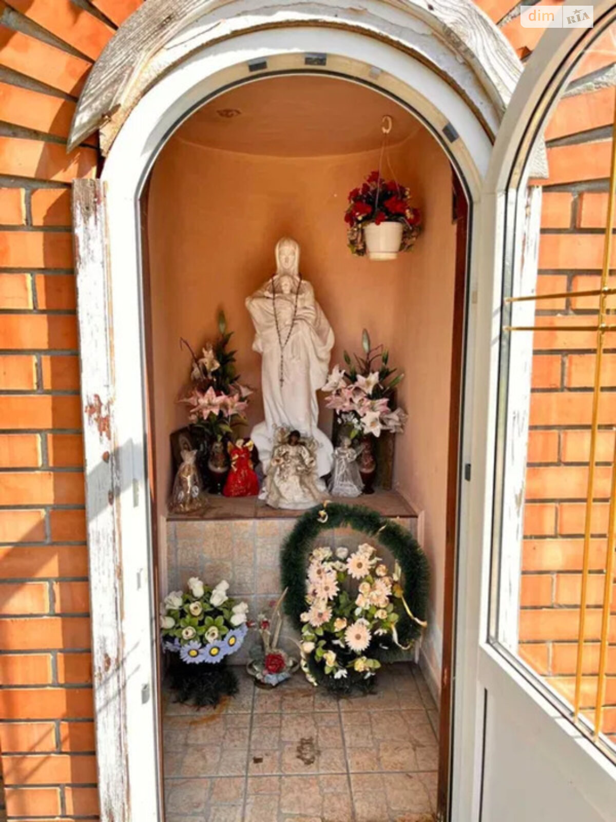 двухэтажный дом с гаражом, 150 кв. м, кирпич. Продажа в Бабухове фото 1