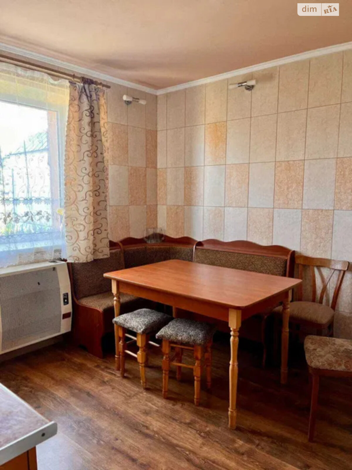 двухэтажный дом с гаражом, 150 кв. м, кирпич. Продажа в Бабухове фото 1