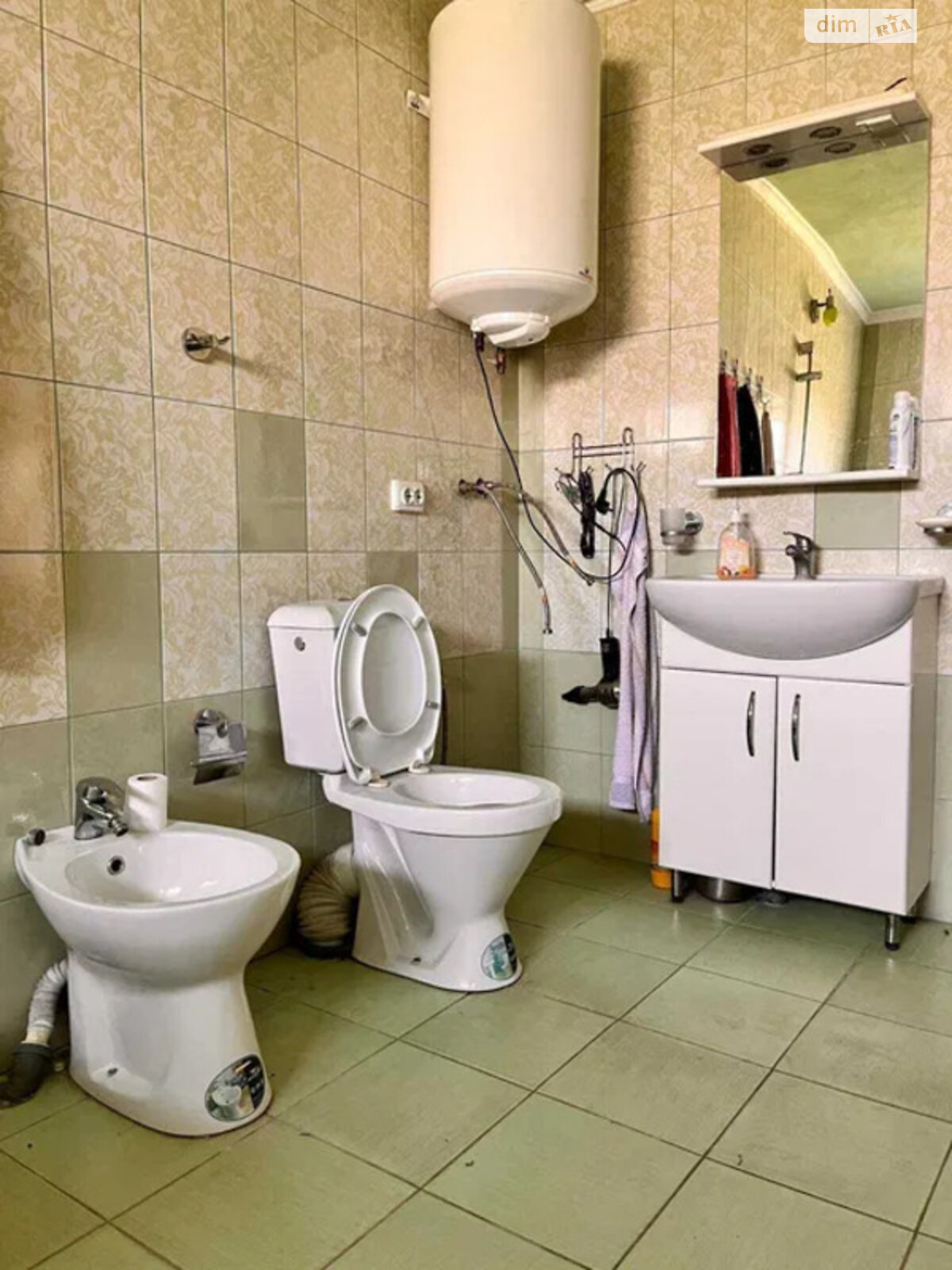 двухэтажный дом с гаражом, 150 кв. м, кирпич. Продажа в Бабухове фото 1