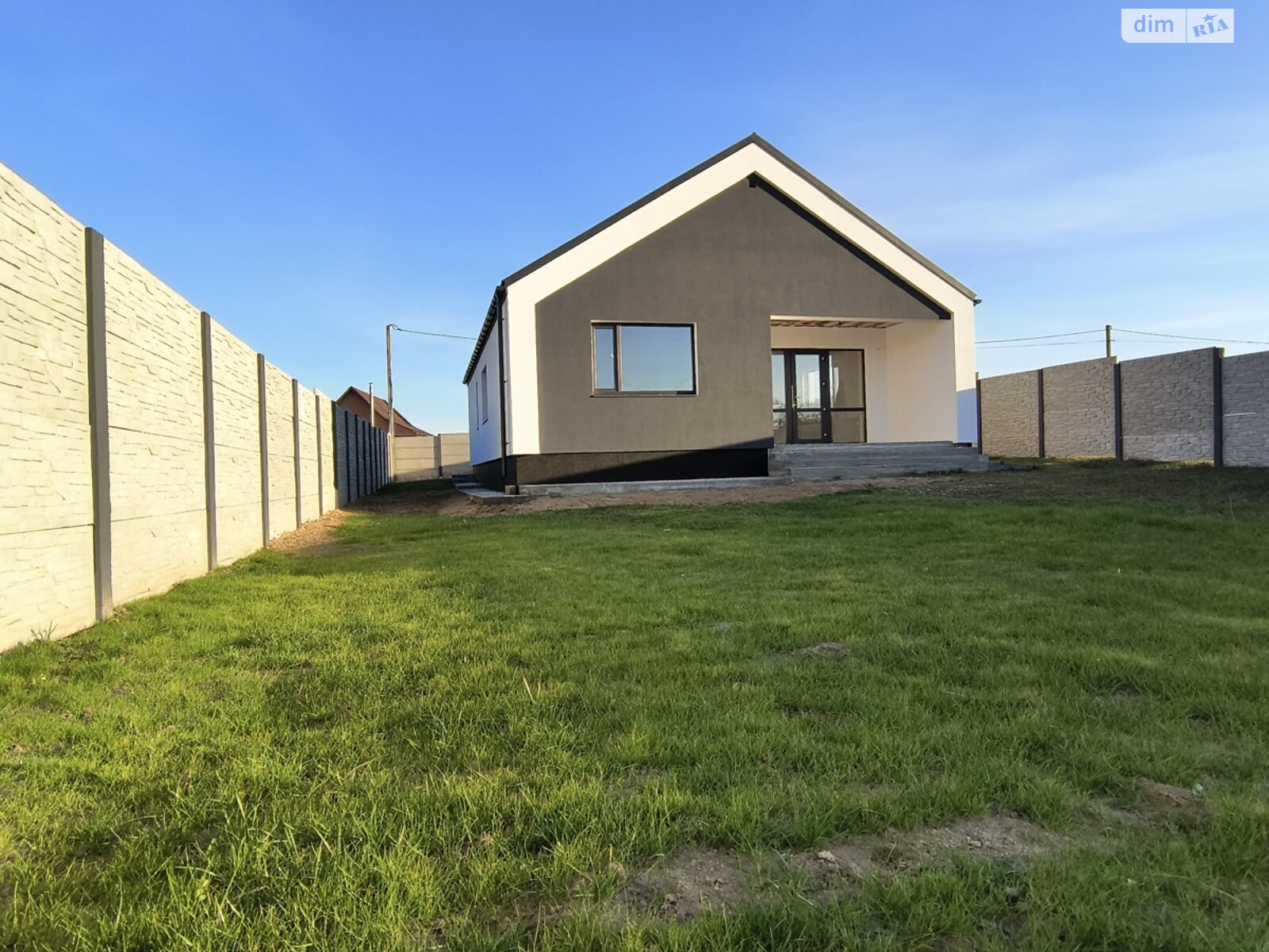 одноэтажный дом, 95 кв. м, газобетон. Продажа в Багрине фото 1 одноэтажный дом, 95 кв. м, газобетон. Продажа в Багрине фото 1