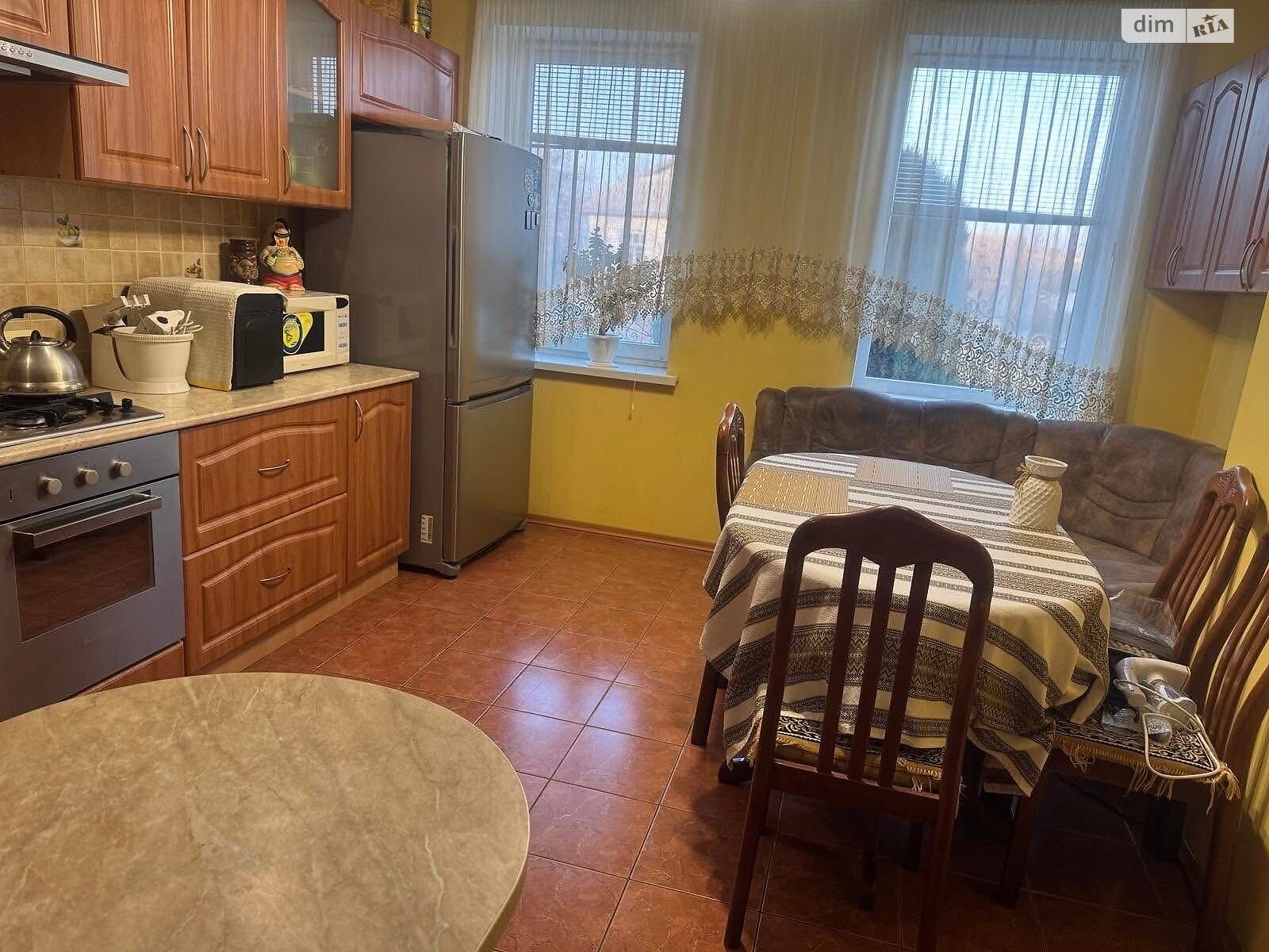 двоповерховий будинок з гаражем, 130 кв. м, цегла. Продаж у Барі фото 1 двоповерховий будинок з гаражем, 130 кв. м, цегла. Продаж у Барі фото 1