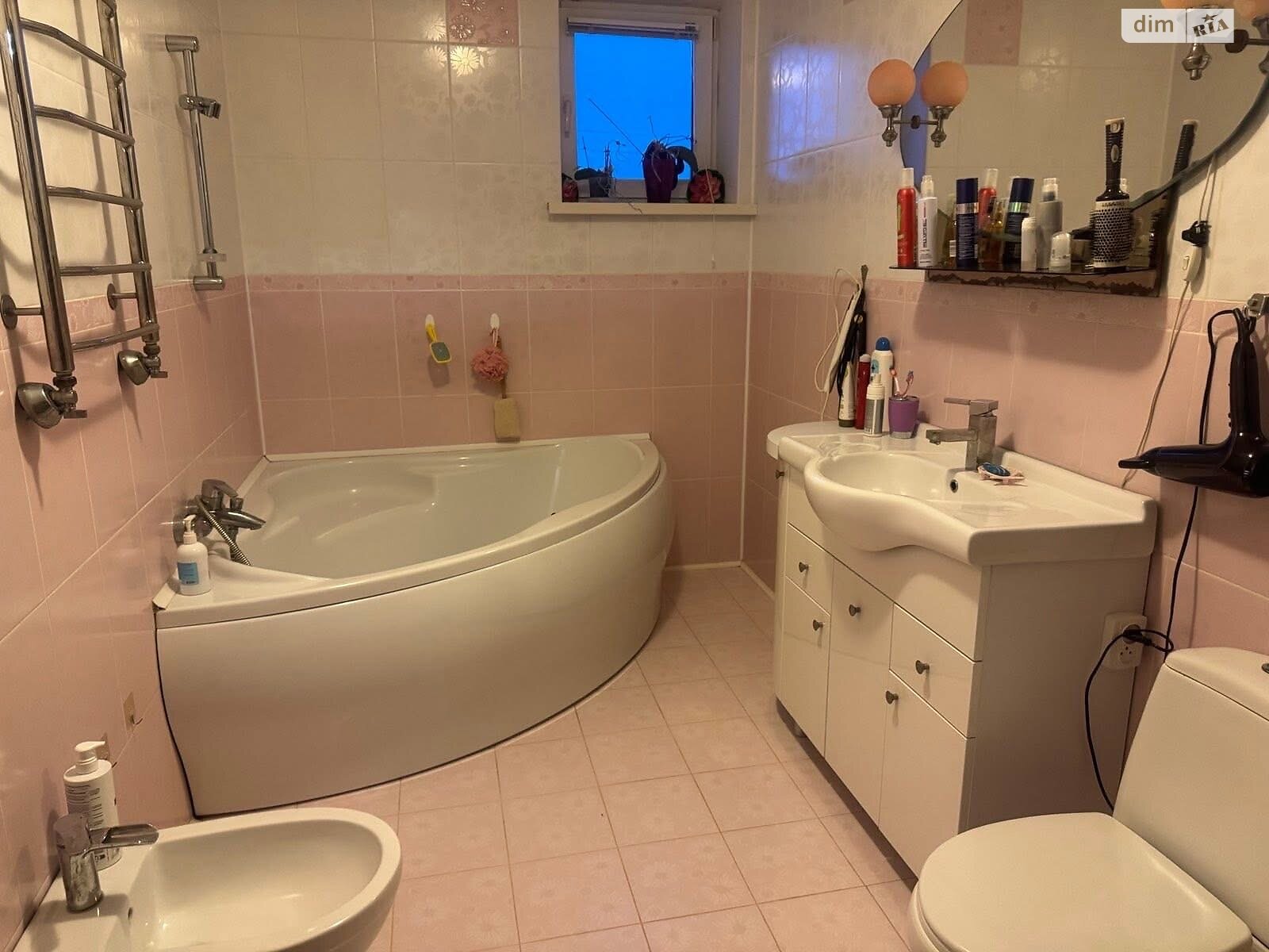 двоповерховий будинок з гаражем, 130 кв. м, цегла. Продаж у Барі фото 1 двоповерховий будинок з гаражем, 130 кв. м, цегла. Продаж у Барі фото 1
