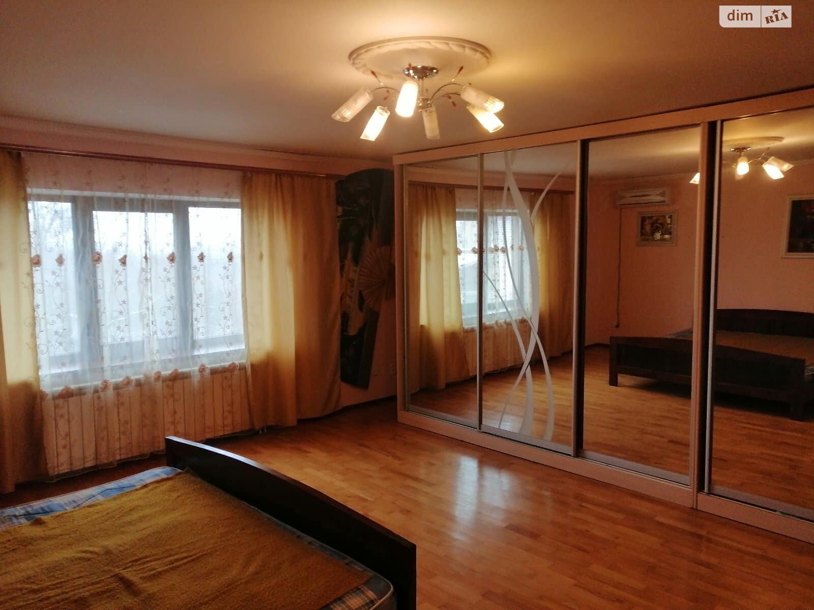 двухэтажный дом с гаражом, 294 кв. м, кирпич. Продажа в Баранинцах фото 1