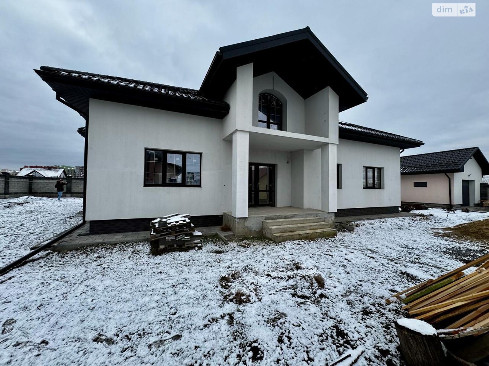 двухэтажный дом с верандой, 208.2 кв. м, кирпич. Продажа в Бармаках фото 1