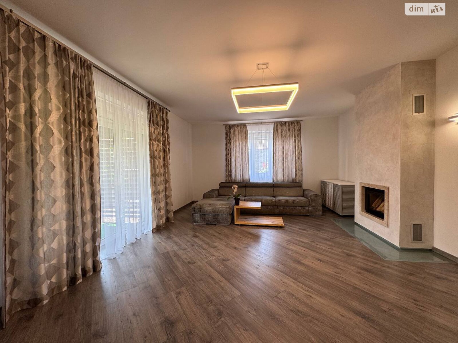 двоповерховий будинок, 210.7 кв. м, цегла. Продаж у Бармаки фото 1 двоповерховий будинок, 210.7 кв. м, цегла. Продаж у Бармаки фото 1
