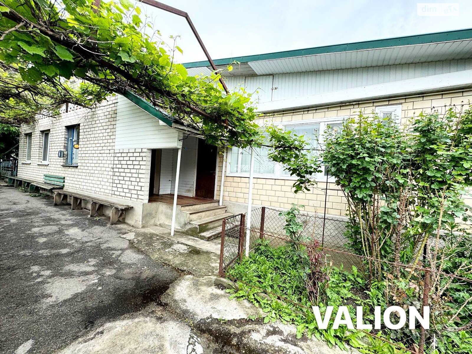 одноэтажный дом с гаражом, 138 кв. м, кирпич. Продажа в Барышевке район Барышевка фото 1