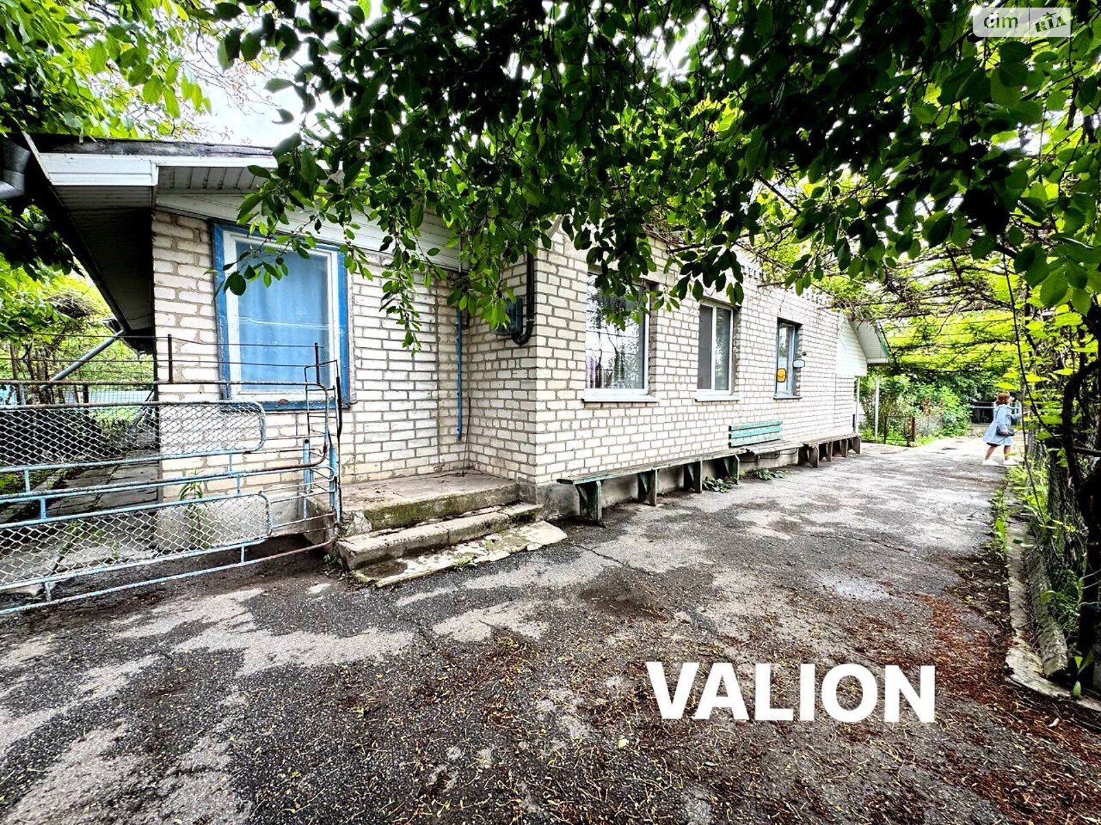 одноэтажный дом с гаражом, 138 кв. м, кирпич. Продажа в Барышевке район Барышевка фото 1