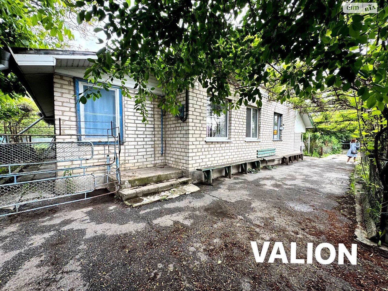 одноэтажный дом с гаражом, 138 кв. м, кирпич. Продажа в Барышевке район Барышевка фото 1