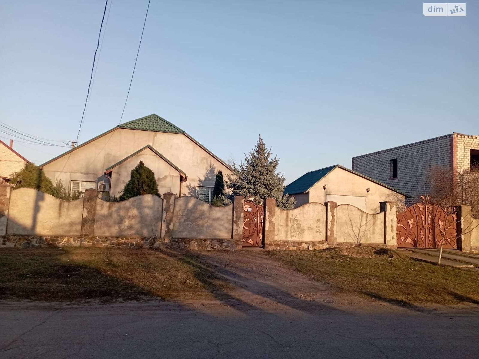 одноэтажный дом с гаражом, 138 кв. м, ракушечник (ракушняк). Продажа в Баштанке район Баштанка фото 1