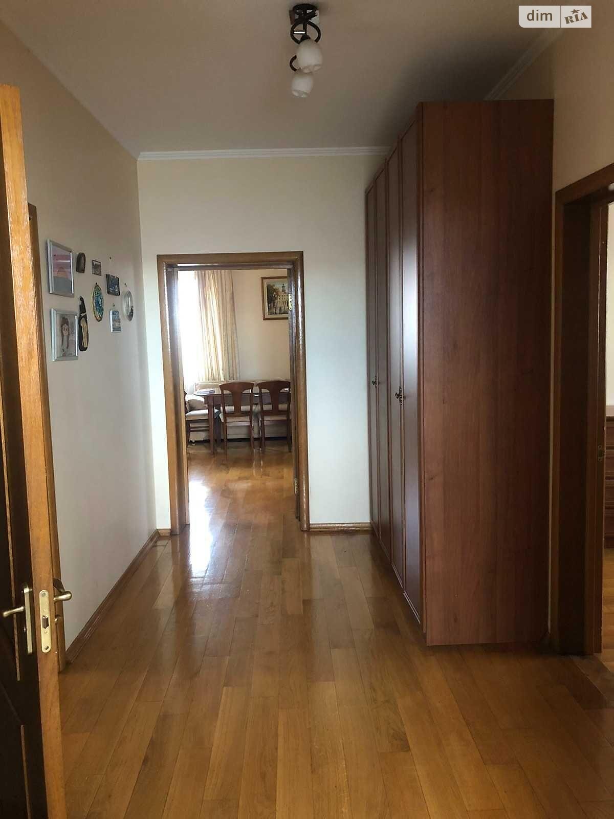 двухэтажный дом с ремонтом, 230 кв. м, кирпич. Продажа в Басовке фото 1 двухэтажный дом с ремонтом, 230 кв. м, кирпич. Продажа в Басовке фото 1