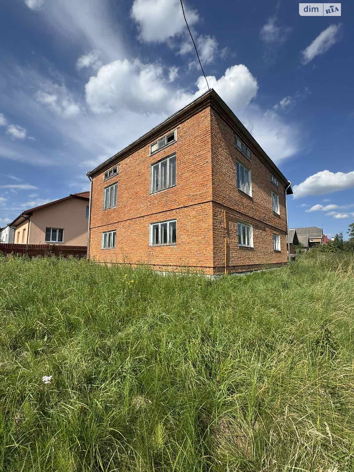 двухэтажный дом, 180 кв. м, кирпич. Продажа в Басовке фото 1