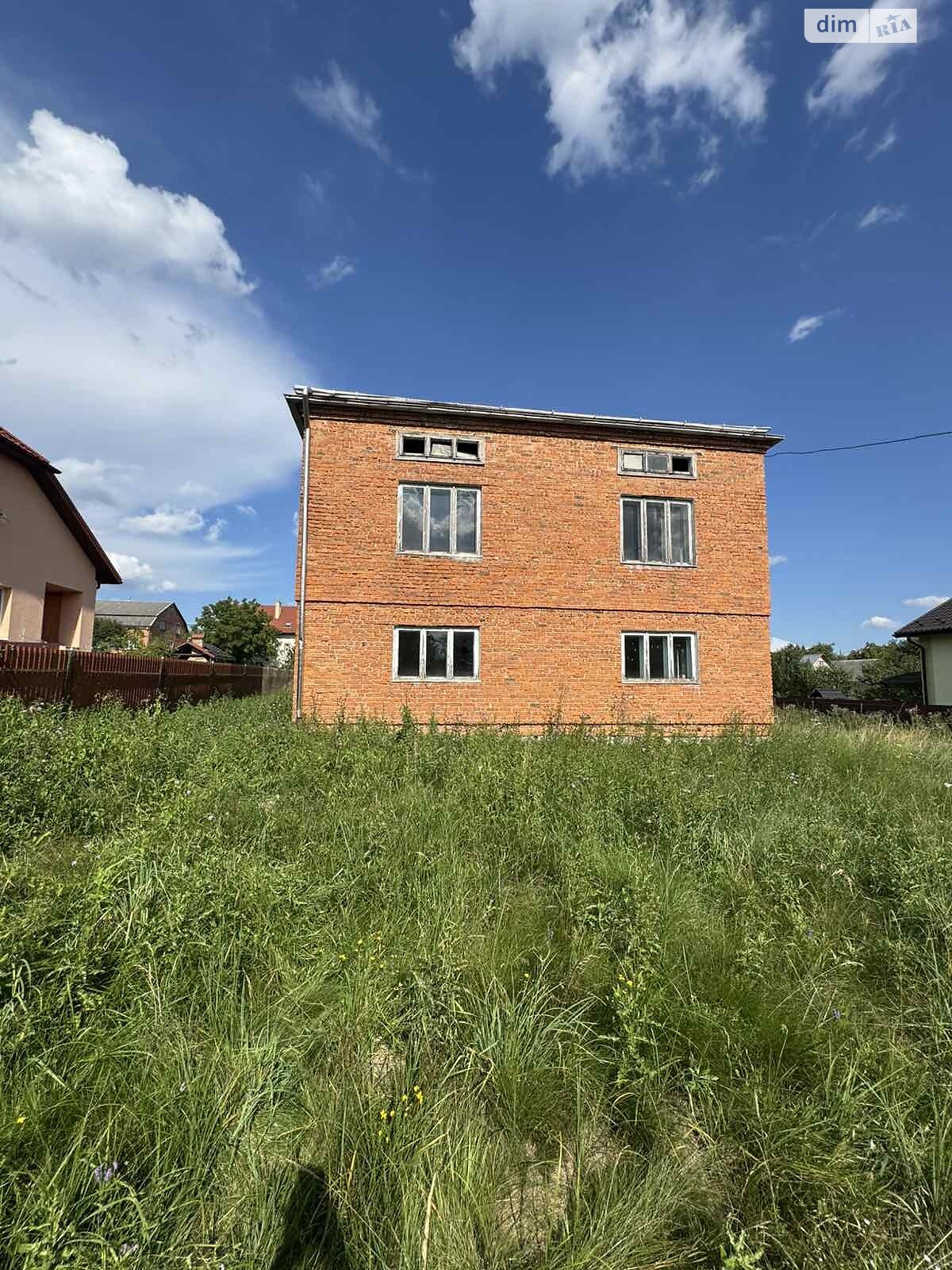 двухэтажный дом, 180 кв. м, кирпич. Продажа в Басовке фото 1