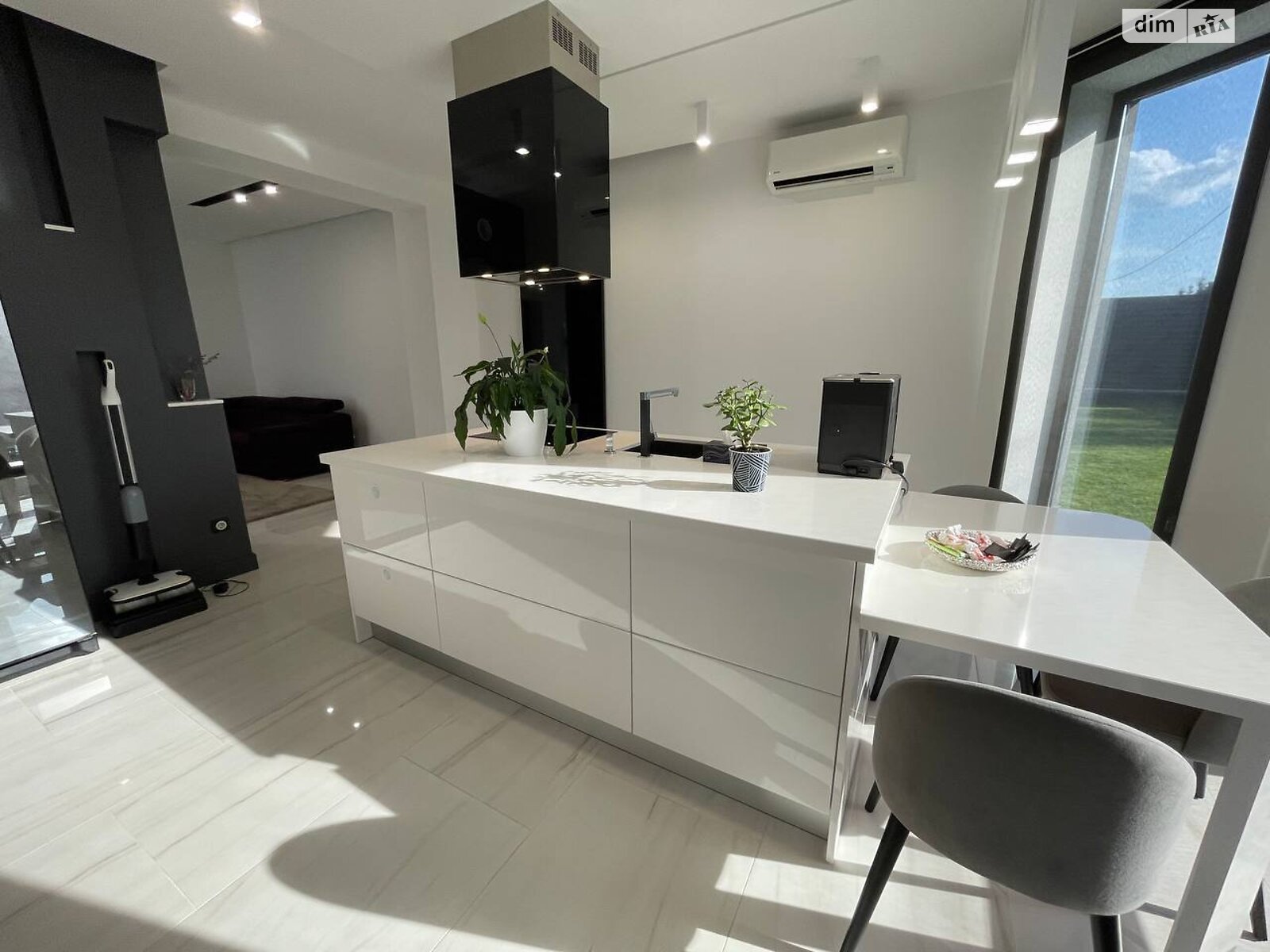 двухэтажный дом с отоплением, 289.8 кв. м, кирпич. Продажа в Байковцах фото 1 двухэтажный дом с отоплением, 289.8 кв. м, кирпич. Продажа в Байковцах фото 1