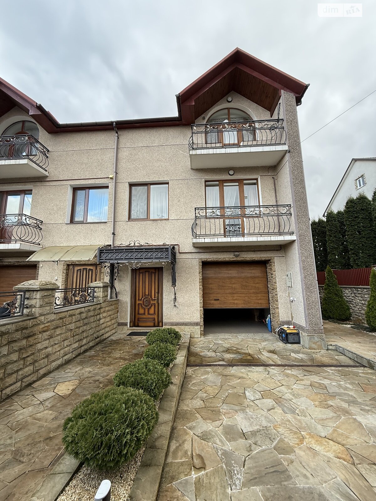 трехэтажный дом беседка, 220 кв. м, кирпич. Продажа в Байковцах фото 1 трехэтажный дом беседка, 220 кв. м, кирпич. Продажа в Байковцах фото 1