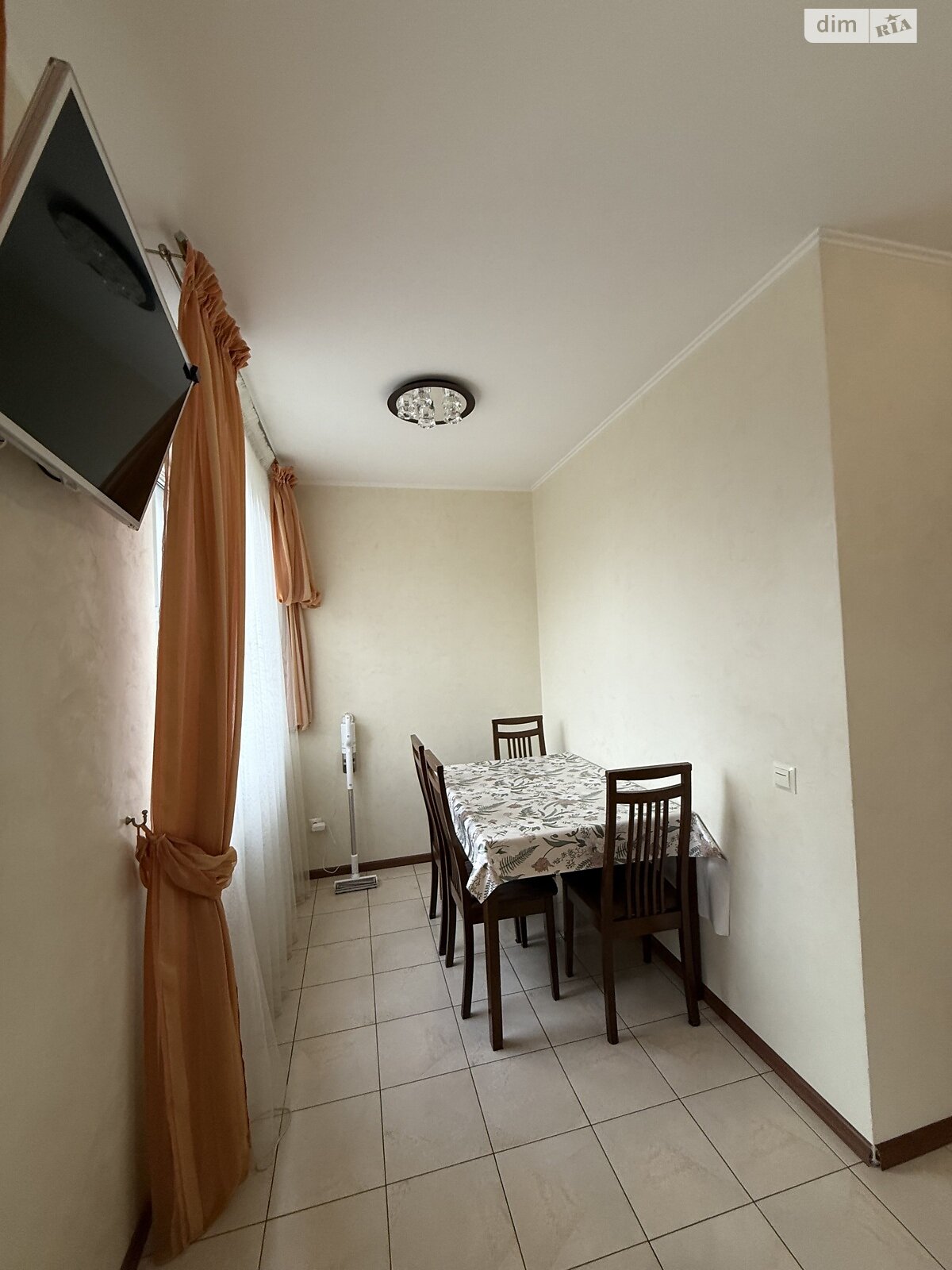 трехэтажный дом беседка, 220 кв. м, кирпич. Продажа в Байковцах фото 1 трехэтажный дом беседка, 220 кв. м, кирпич. Продажа в Байковцах фото 1