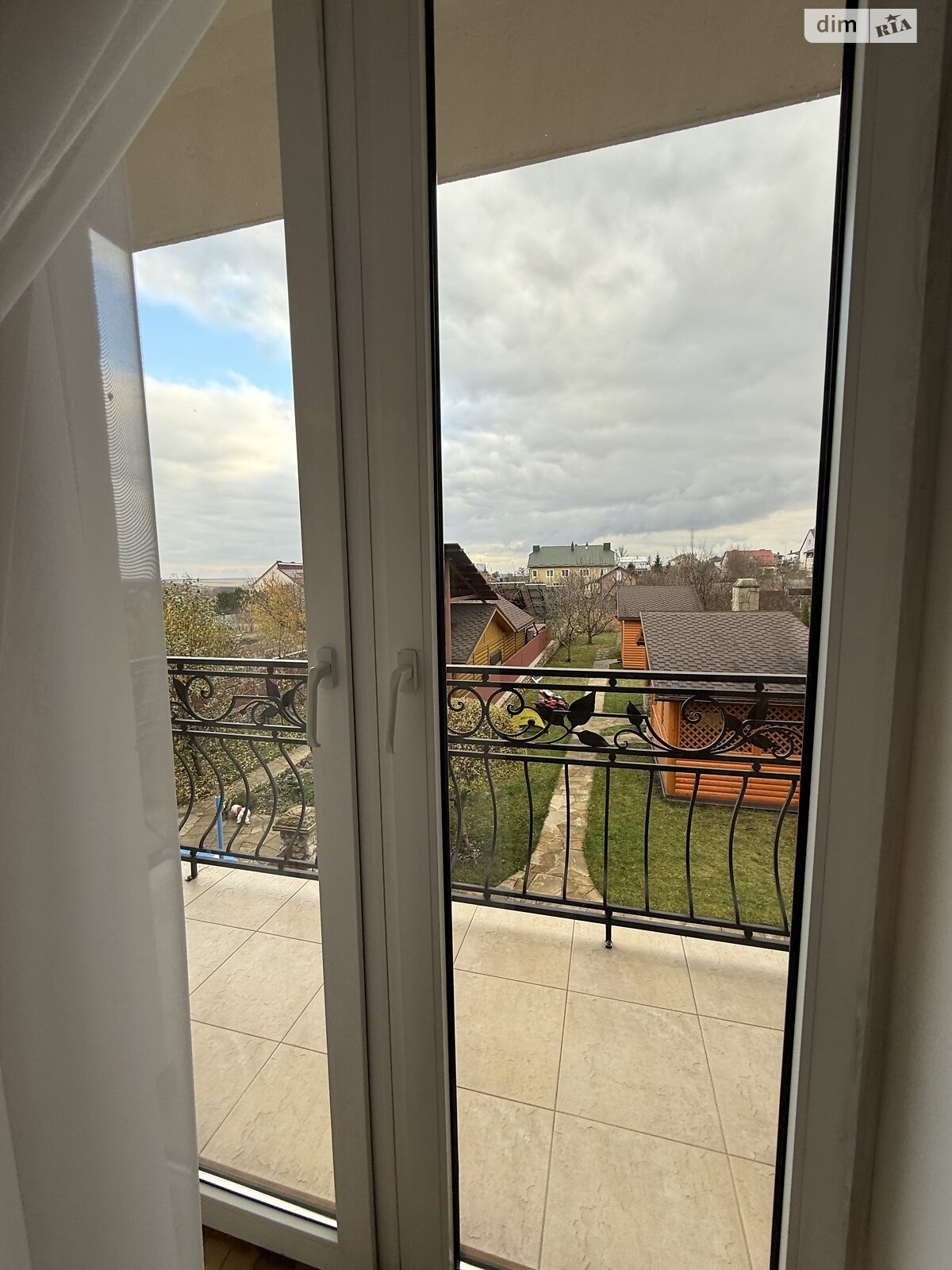 трехэтажный дом беседка, 220 кв. м, кирпич. Продажа в Байковцах фото 1 трехэтажный дом беседка, 220 кв. м, кирпич. Продажа в Байковцах фото 1