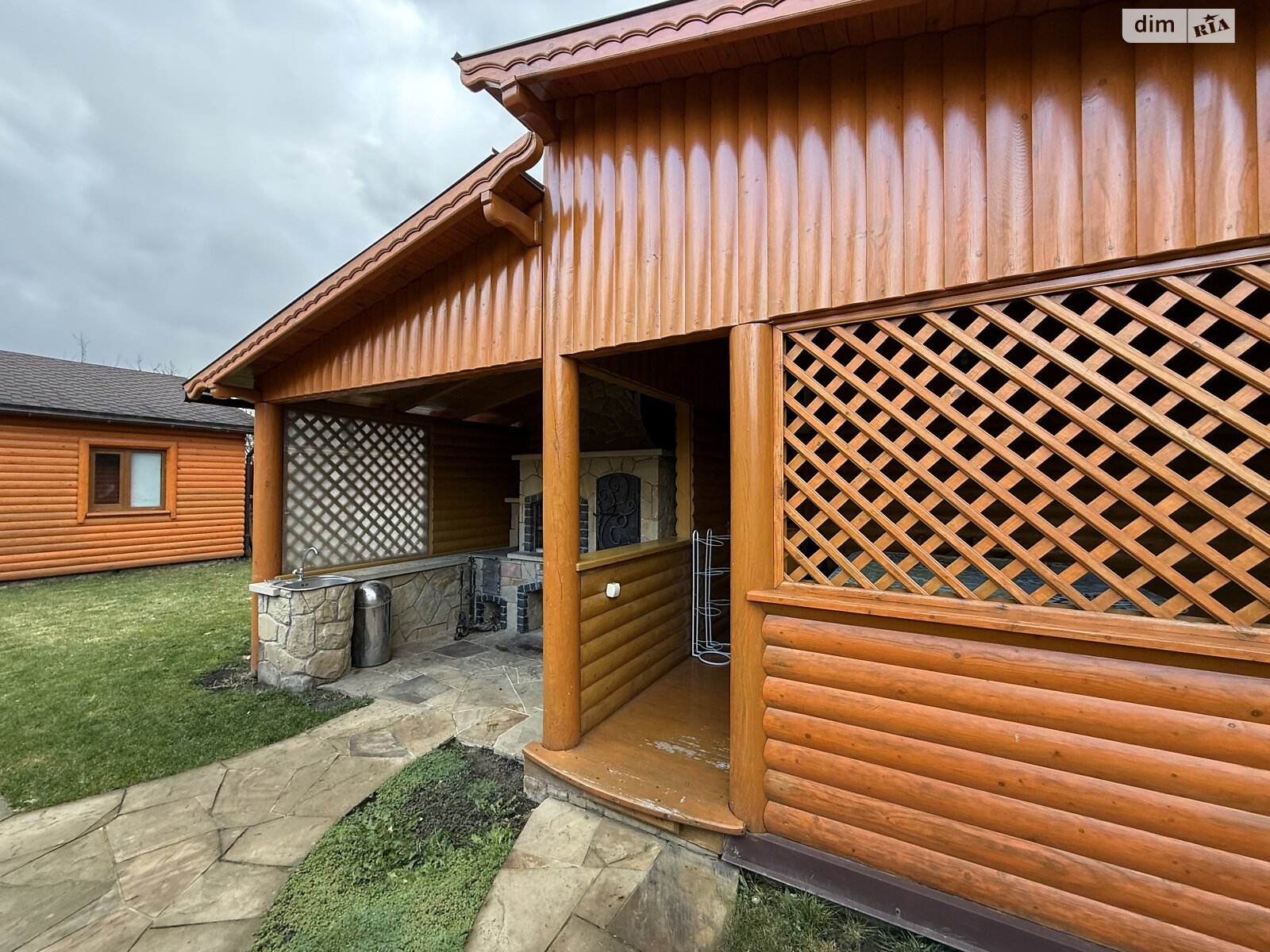 трехэтажный дом беседка, 220 кв. м, кирпич. Продажа в Байковцах фото 1 трехэтажный дом беседка, 220 кв. м, кирпич. Продажа в Байковцах фото 1