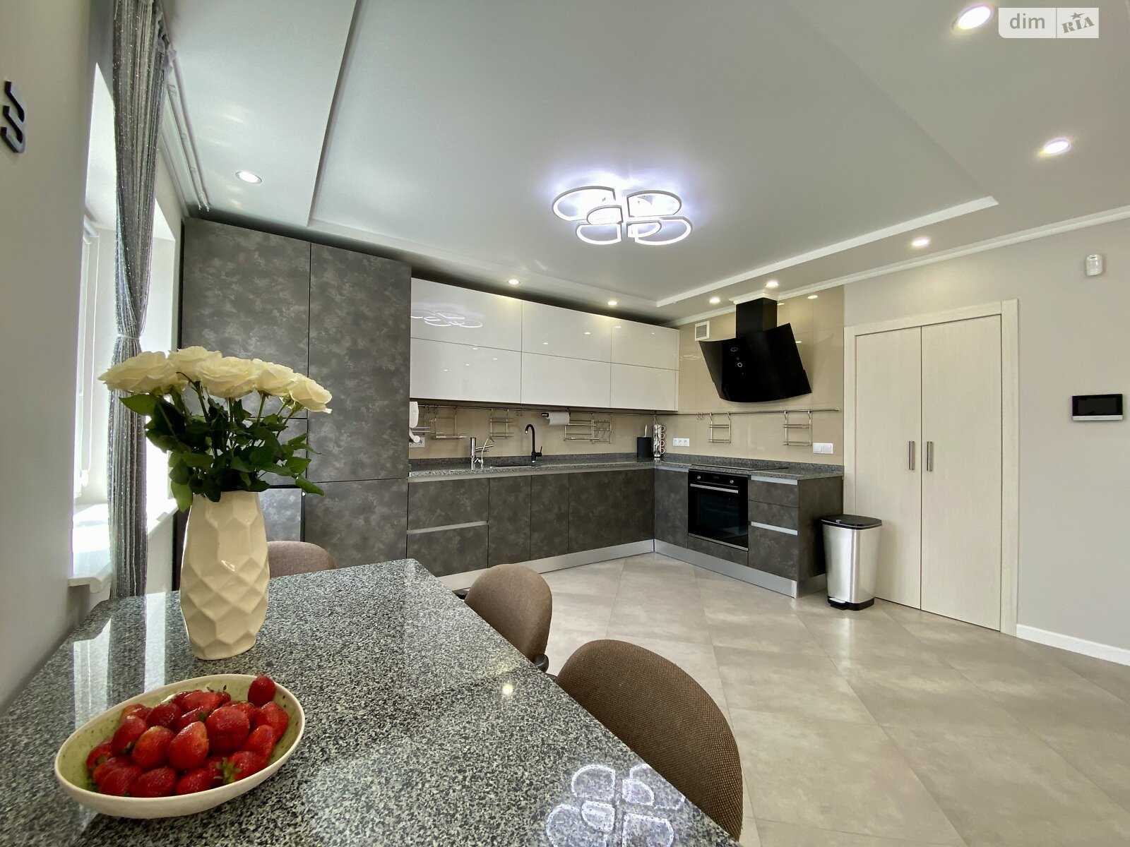 двоповерховий будинок з гаражем, 197.2 кв. м, цегла. Продаж у Байківці фото 1 двоповерховий будинок з гаражем, 197.2 кв. м, цегла. Продаж у Байківці фото 1