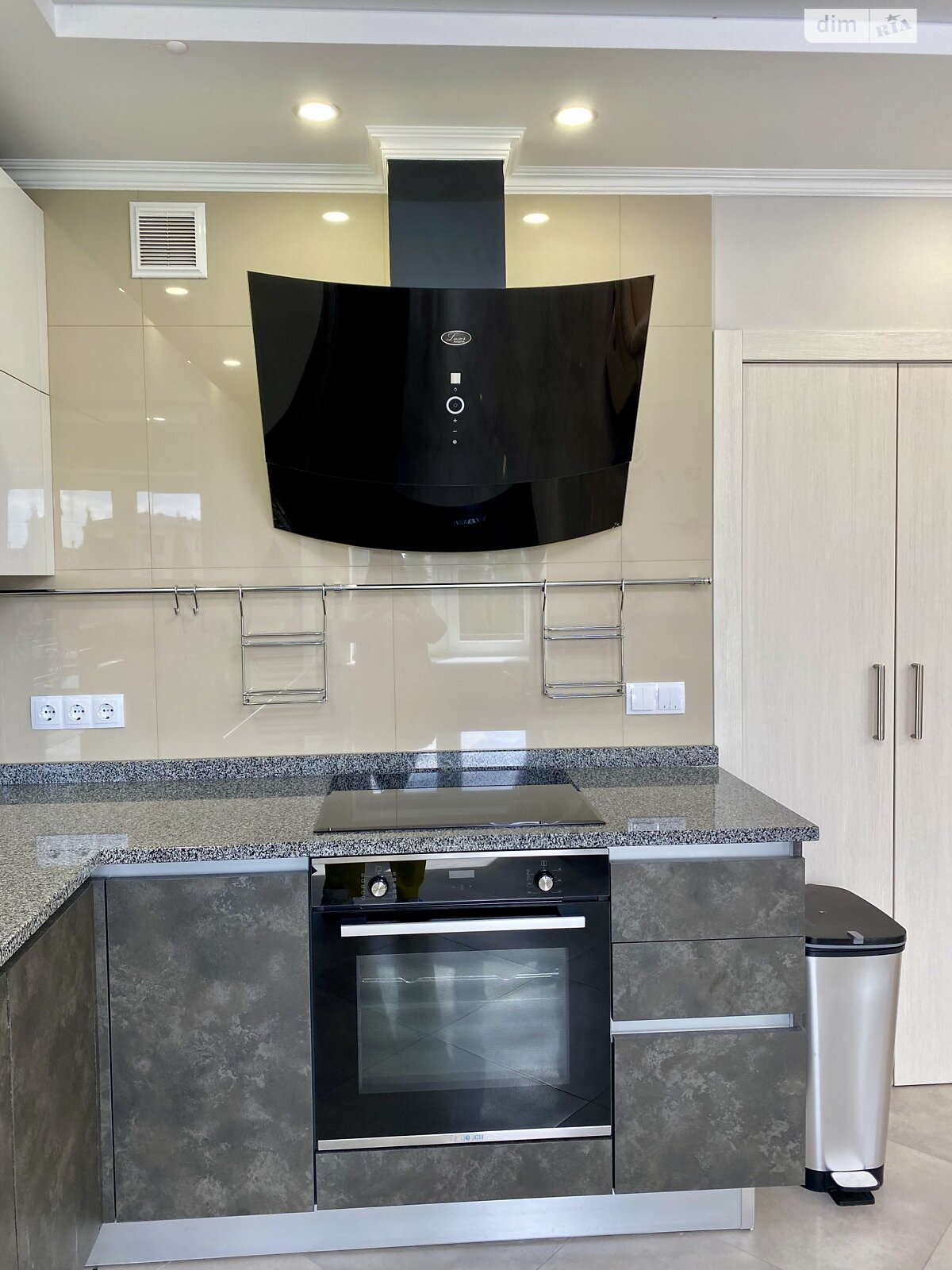 двоповерховий будинок з гаражем, 197.2 кв. м, цегла. Продаж у Байківці фото 1 двоповерховий будинок з гаражем, 197.2 кв. м, цегла. Продаж у Байківці фото 1