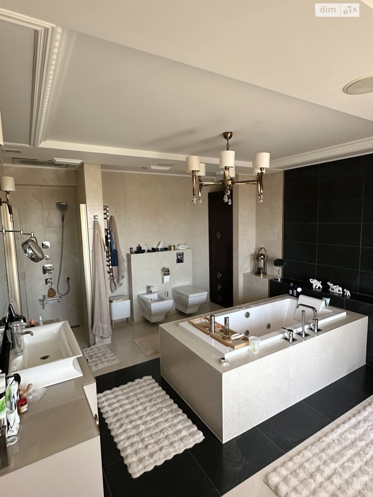 трехэтажный дом с балконом, 710.3 кв. м, керамический блок. Продажа в Байковцах фото 1 трехэтажный дом с балконом, 710.3 кв. м, керамический блок. Продажа в Байковцах фото 1
