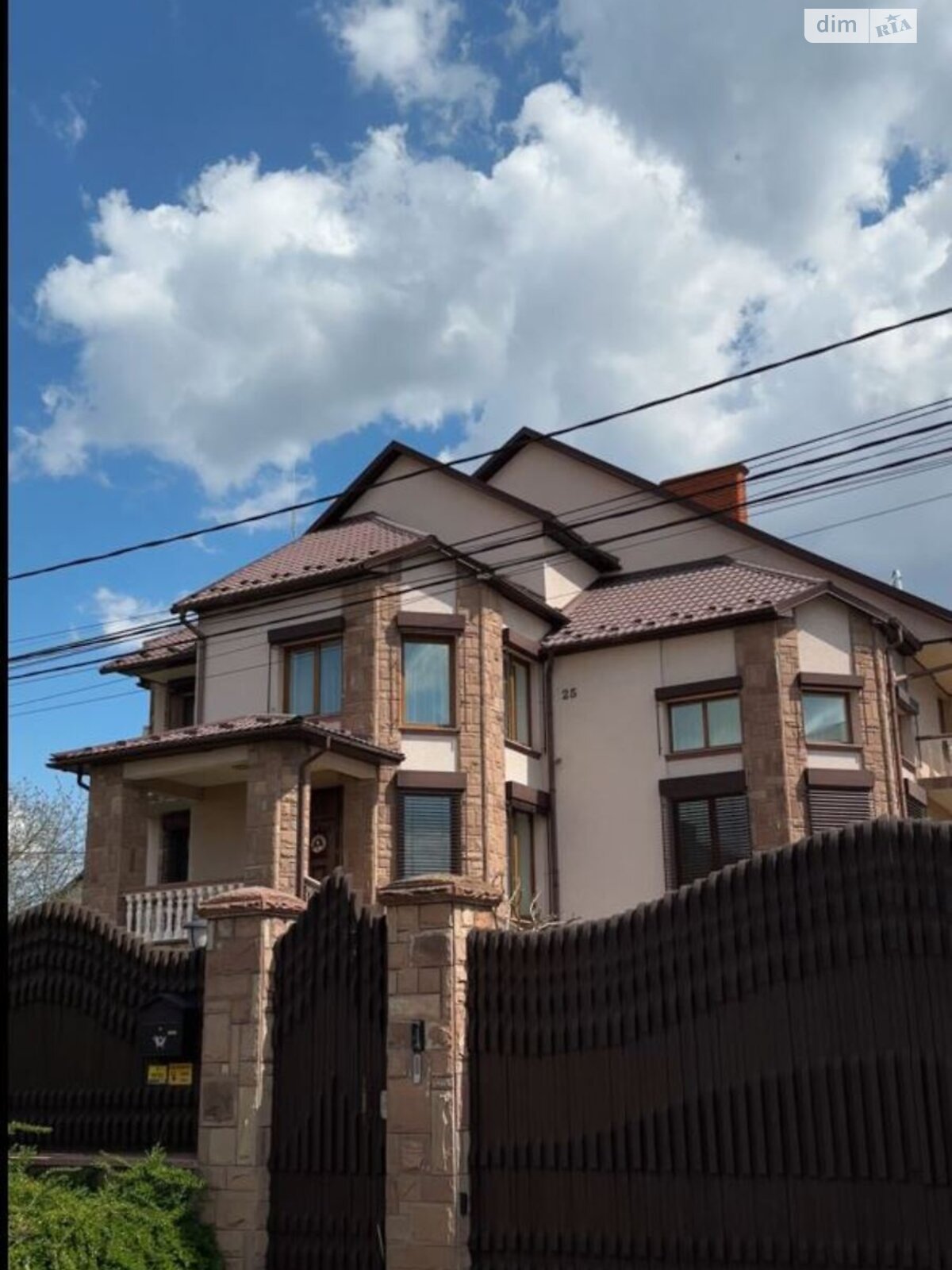 трехэтажный дом с балконом, 710.3 кв. м, керамический блок. Продажа в Байковцах фото 1 трехэтажный дом с балконом, 710.3 кв. м, керамический блок. Продажа в Байковцах фото 1