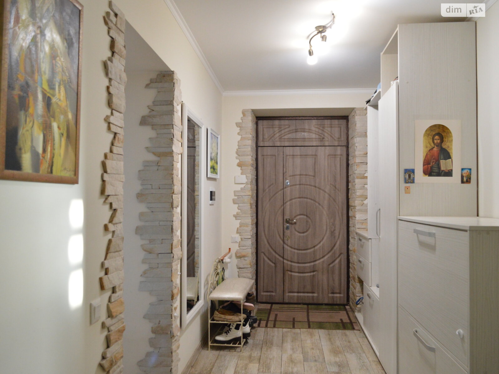 двухэтажный дом с гаражом, 248 кв. м, кирпич. Продажа в Гаях Чумаковых фото 1 двухэтажный дом с гаражом, 248 кв. м, кирпич. Продажа в Гаях Чумаковых фото 1