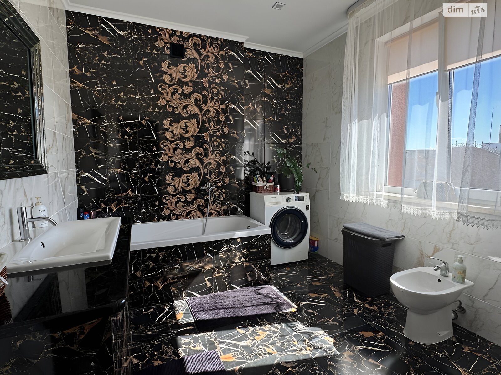 двухэтажный дом с гаражом, 218.4 кв. м, пеноблок. Продажа в Белой Кринице фото 1 двухэтажный дом с гаражом, 218.4 кв. м, пеноблок. Продажа в Белой Кринице фото 1