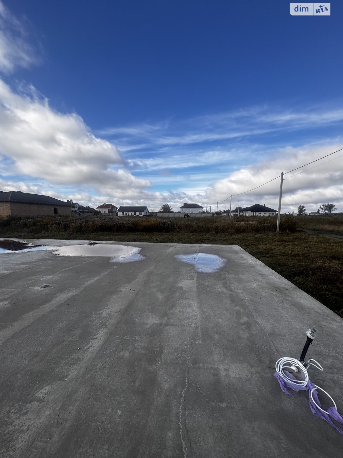 одноэтажный дом с гаражом, 120 кв. м, кирпич. Продажа в Белой Кринице фото 1