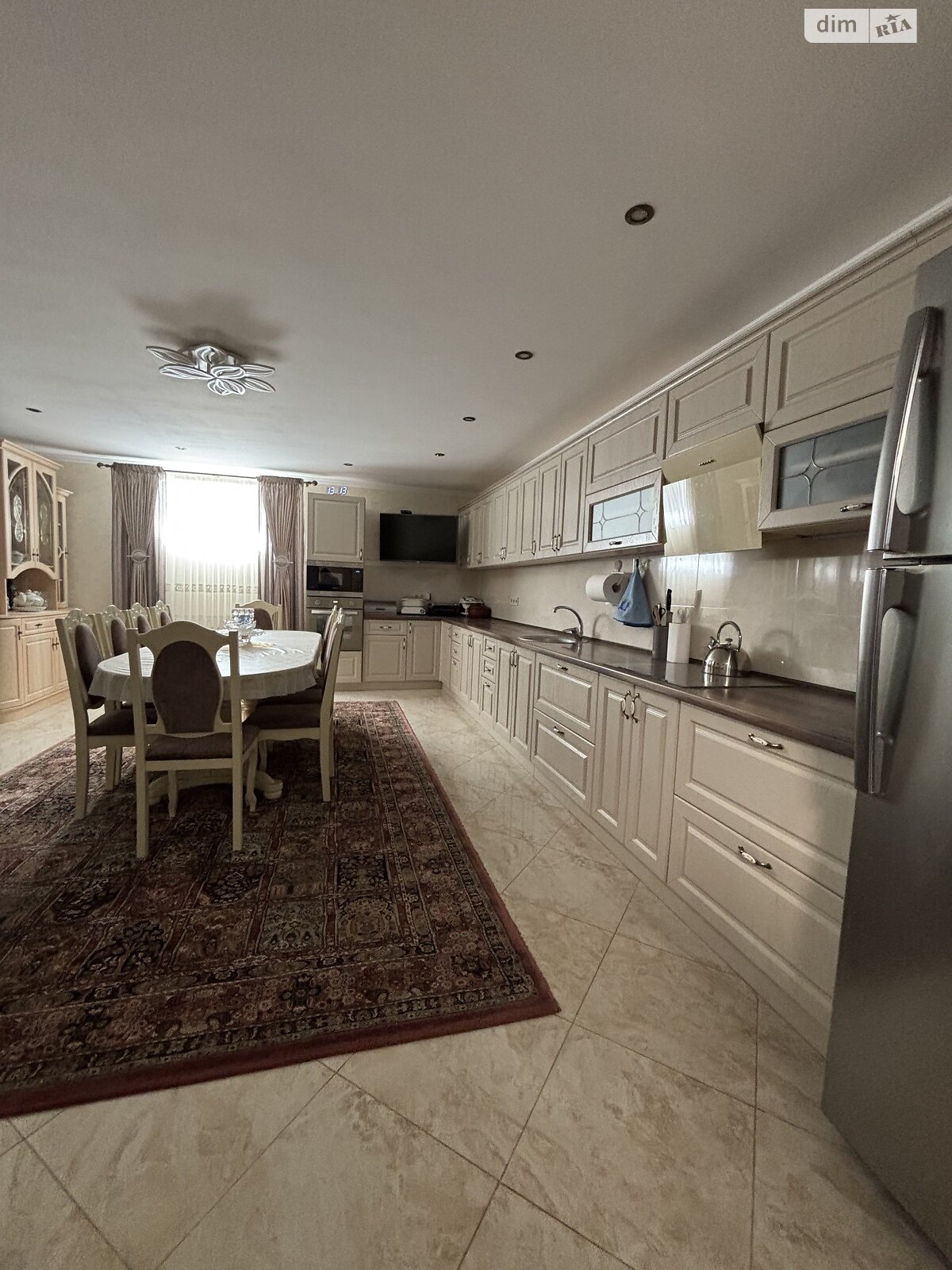 трехэтажный дом с гаражом, 267.8 кв. м, кирпич. Продажа в Белой Кринице фото 1 трехэтажный дом с гаражом, 267.8 кв. м, кирпич. Продажа в Белой Кринице фото 1