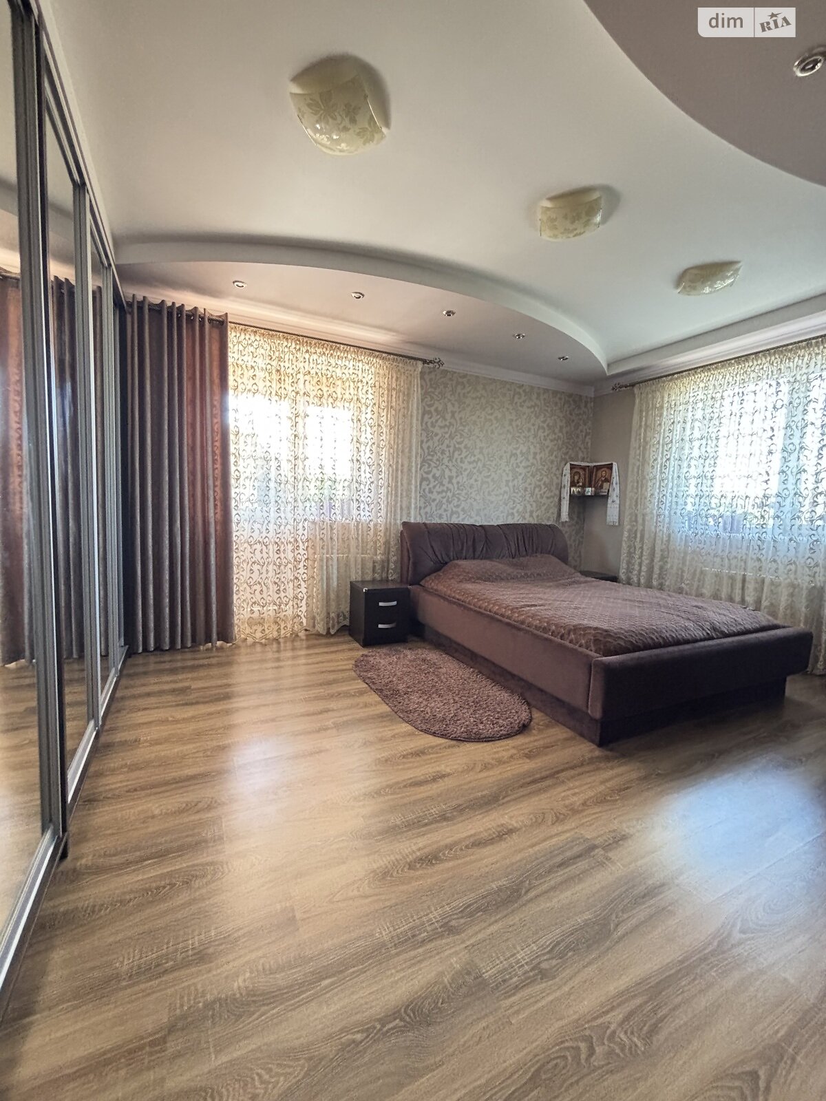 трехэтажный дом с гаражом, 267.8 кв. м, кирпич. Продажа в Белой Кринице фото 1 трехэтажный дом с гаражом, 267.8 кв. м, кирпич. Продажа в Белой Кринице фото 1